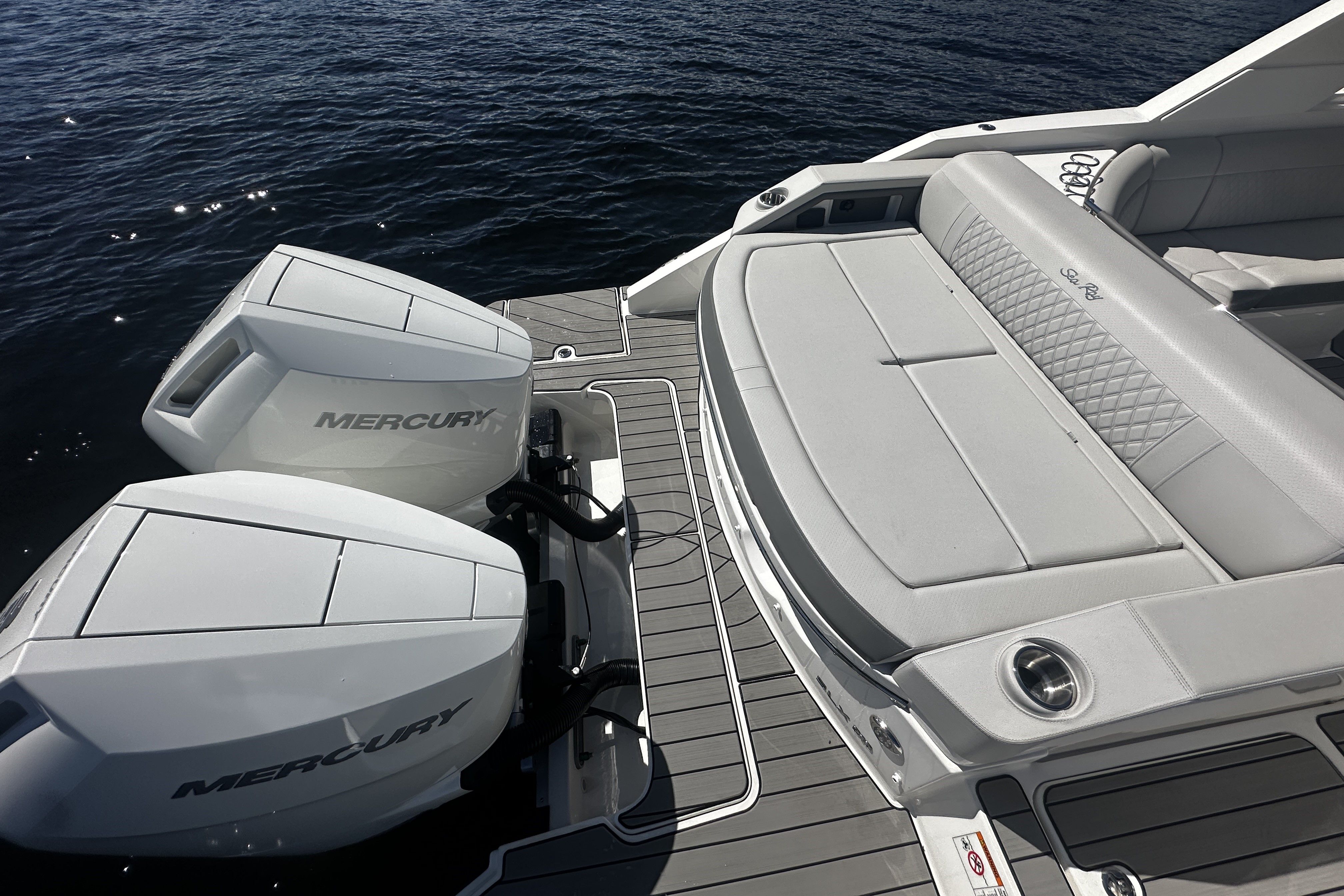 2026 Sea Ray SLX 310 Outboard Image Thumbnail #17