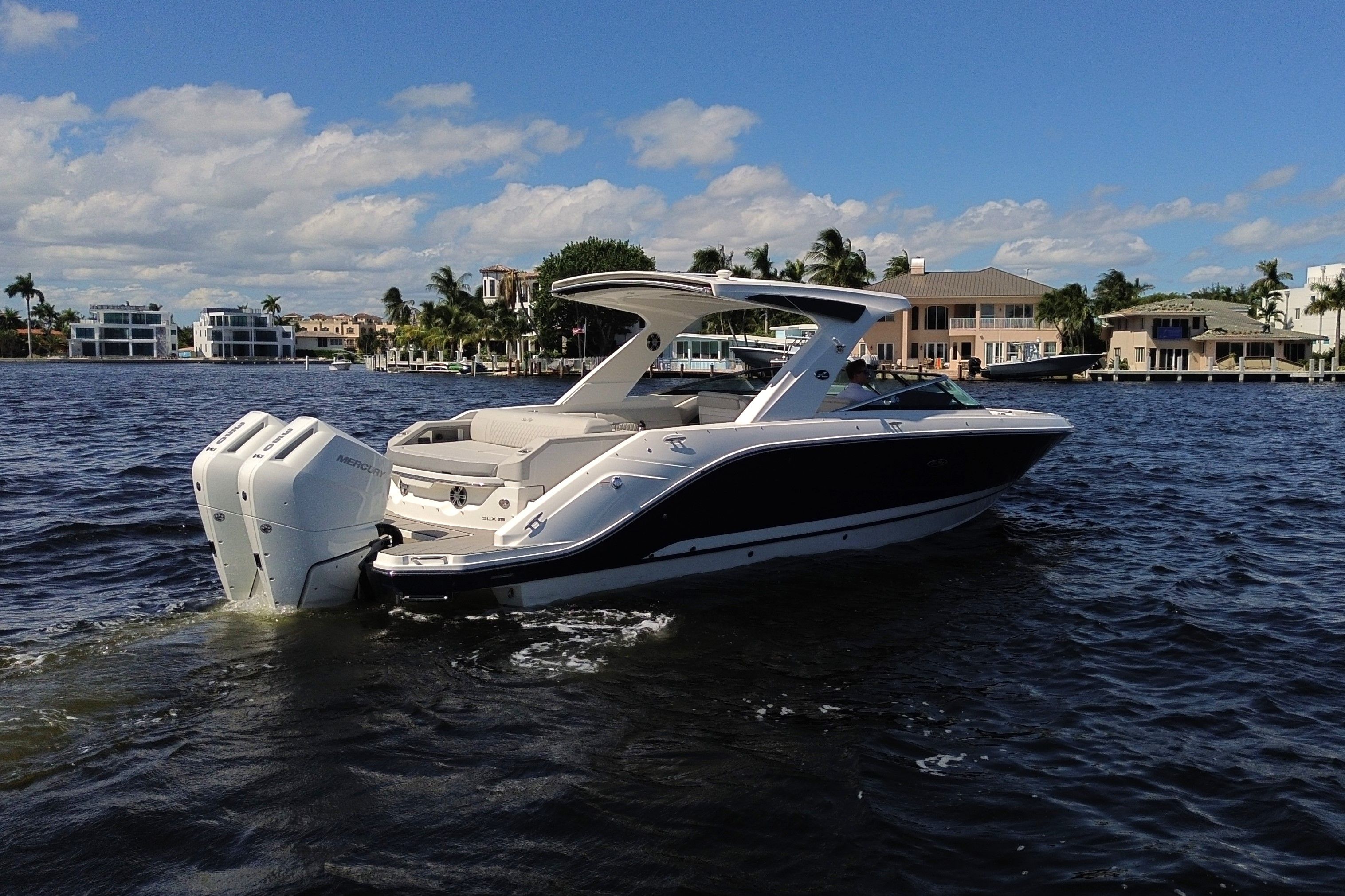 2026 Sea Ray SLX 310 Outboard Image Thumbnail #9