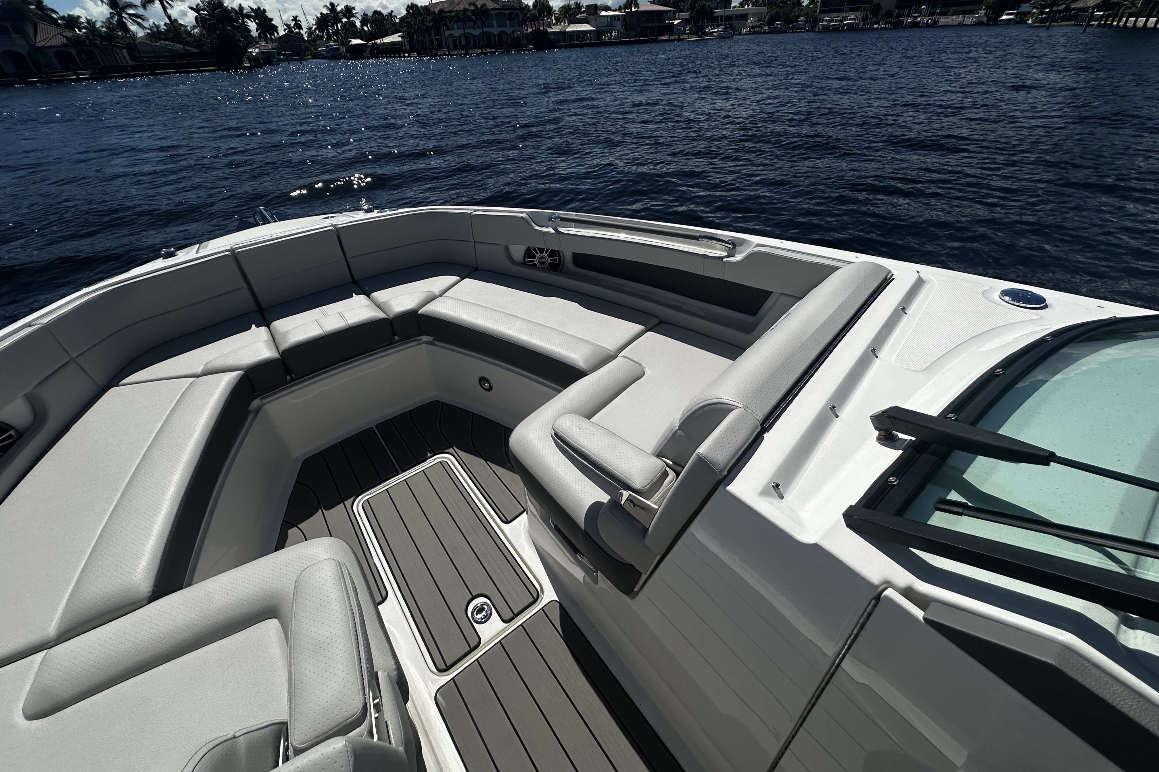 2026 Sea Ray SLX 310 Outboard Image Thumbnail #37