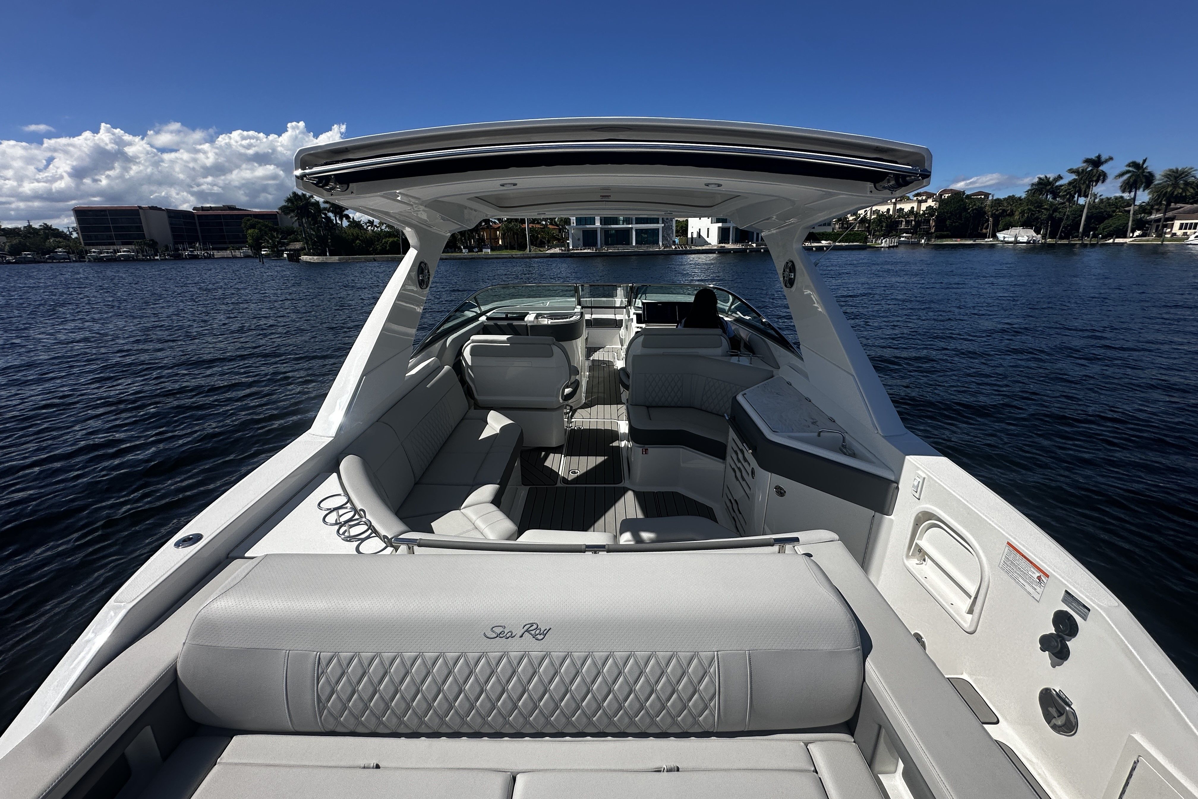 2026 Sea Ray SLX 310 Outboard Image Thumbnail #20