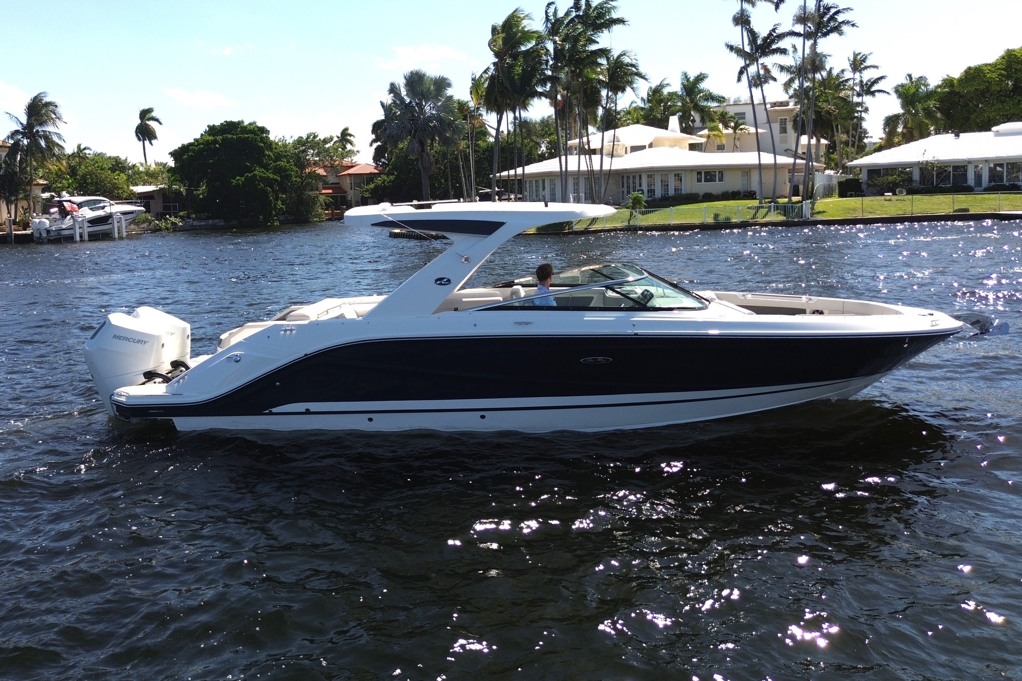 2026 Sea Ray SLX 310 Outboard Image Thumbnail #13