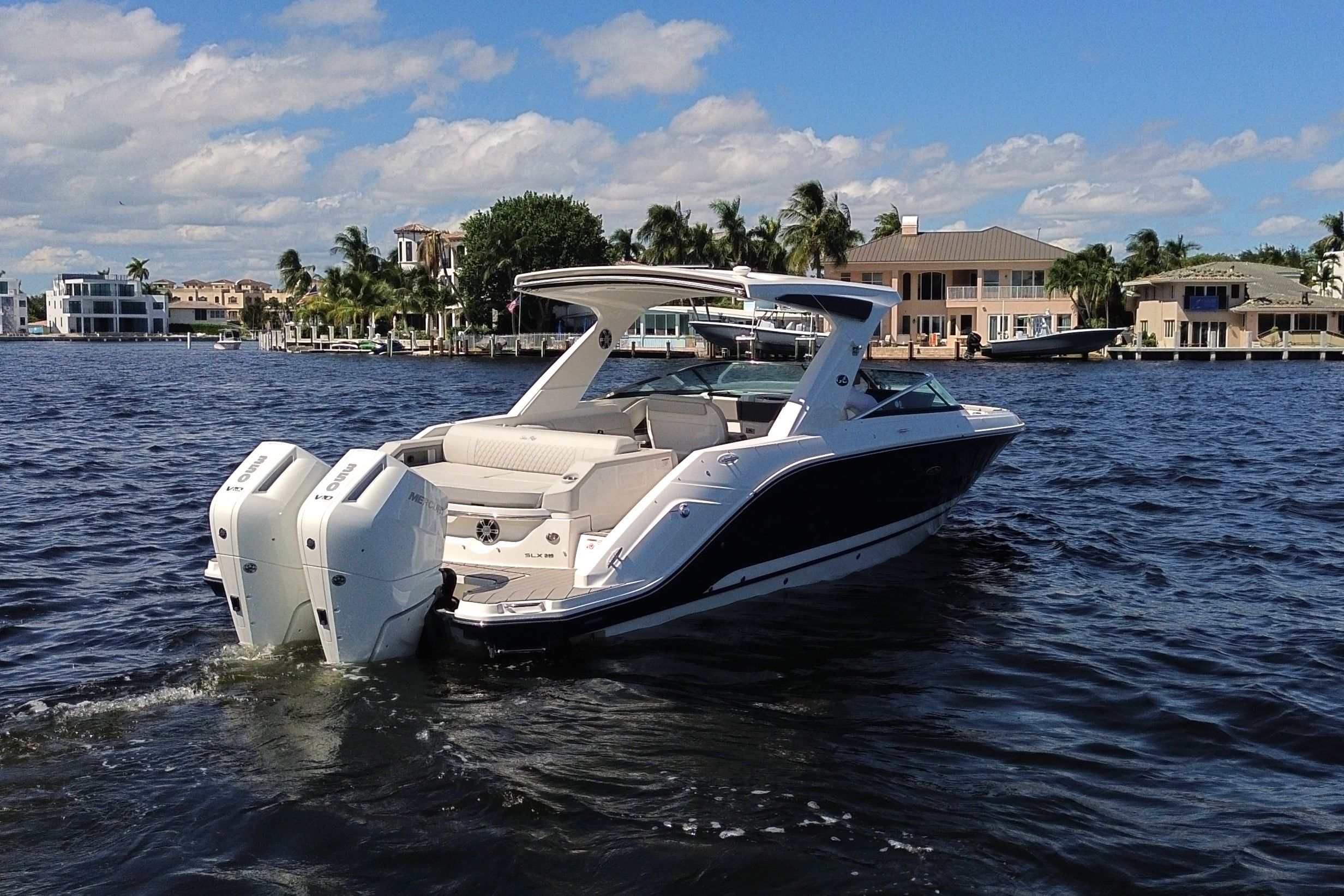 2026 Sea Ray SLX 310 Outboard Image Thumbnail #8