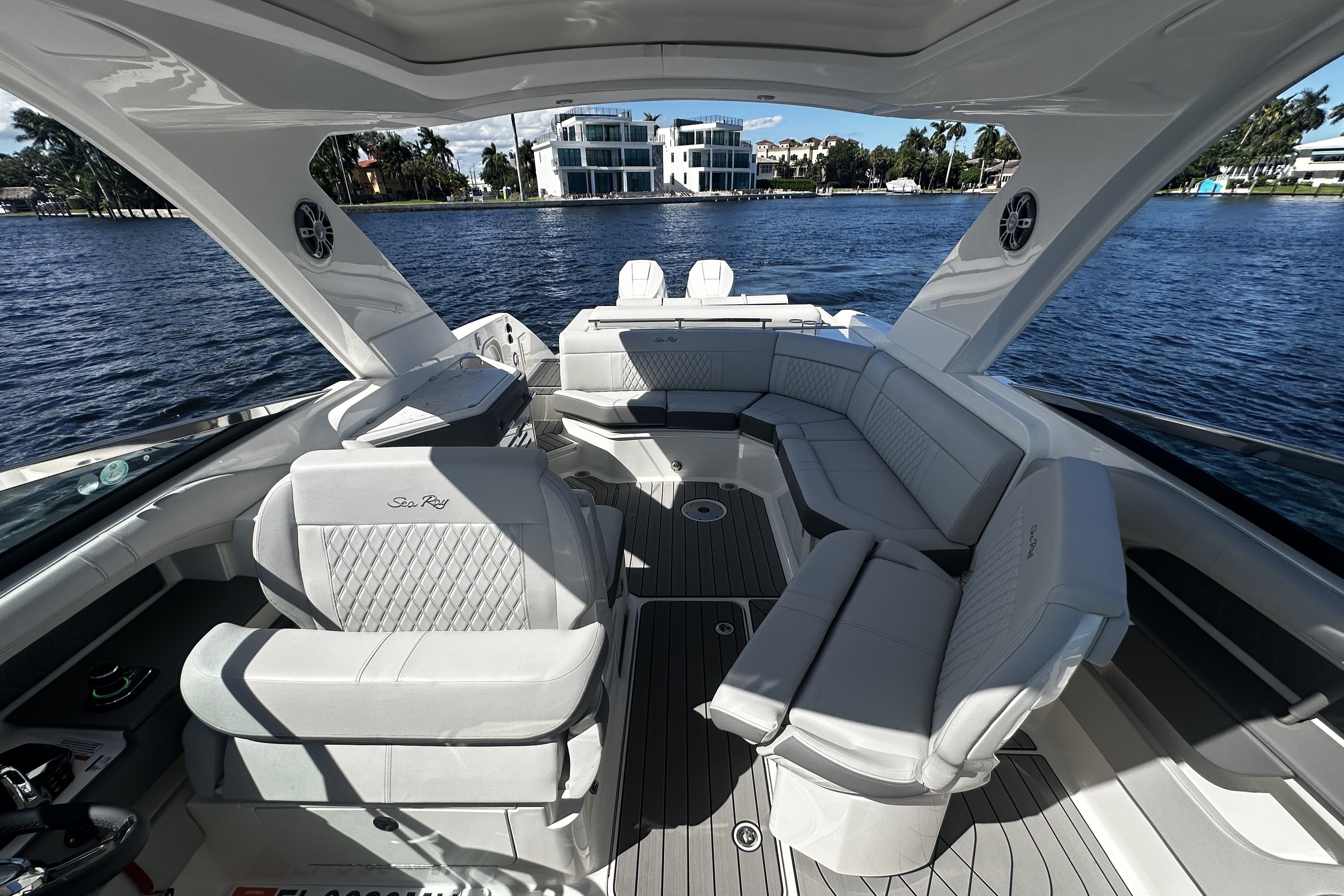 2026 Sea Ray SLX 310 Outboard Image Thumbnail #34