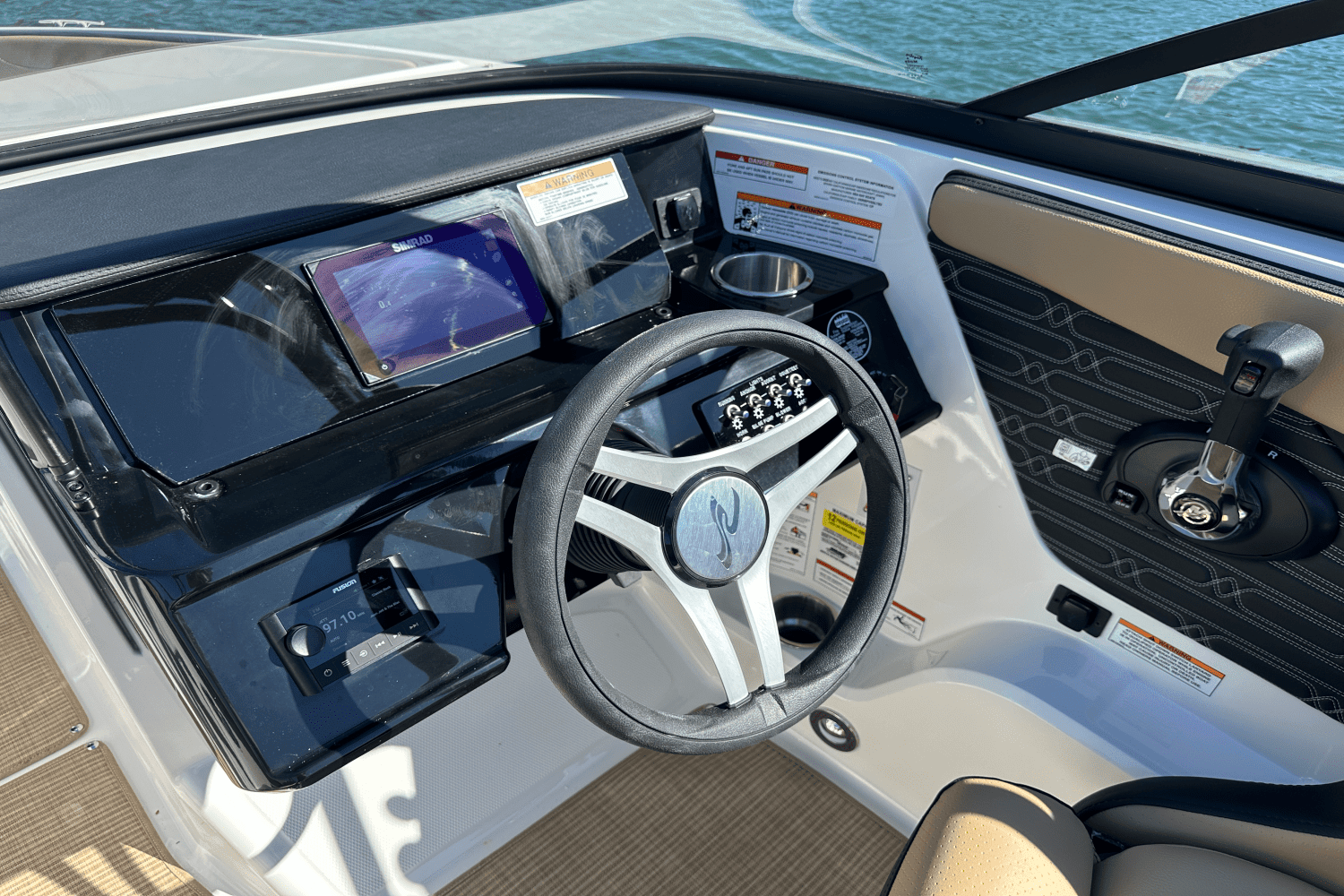 2025 Sea Ray SPX 210 Image Thumbnail #23