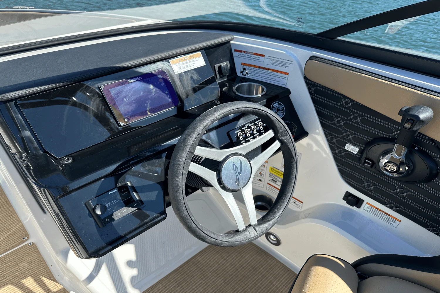 2025 Sea Ray SPX 210 Image Thumbnail #23