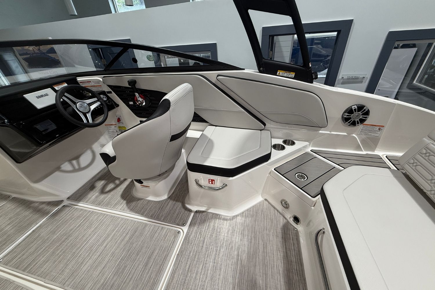 2025 Sea Ray SPX 210 Image Thumbnail #8