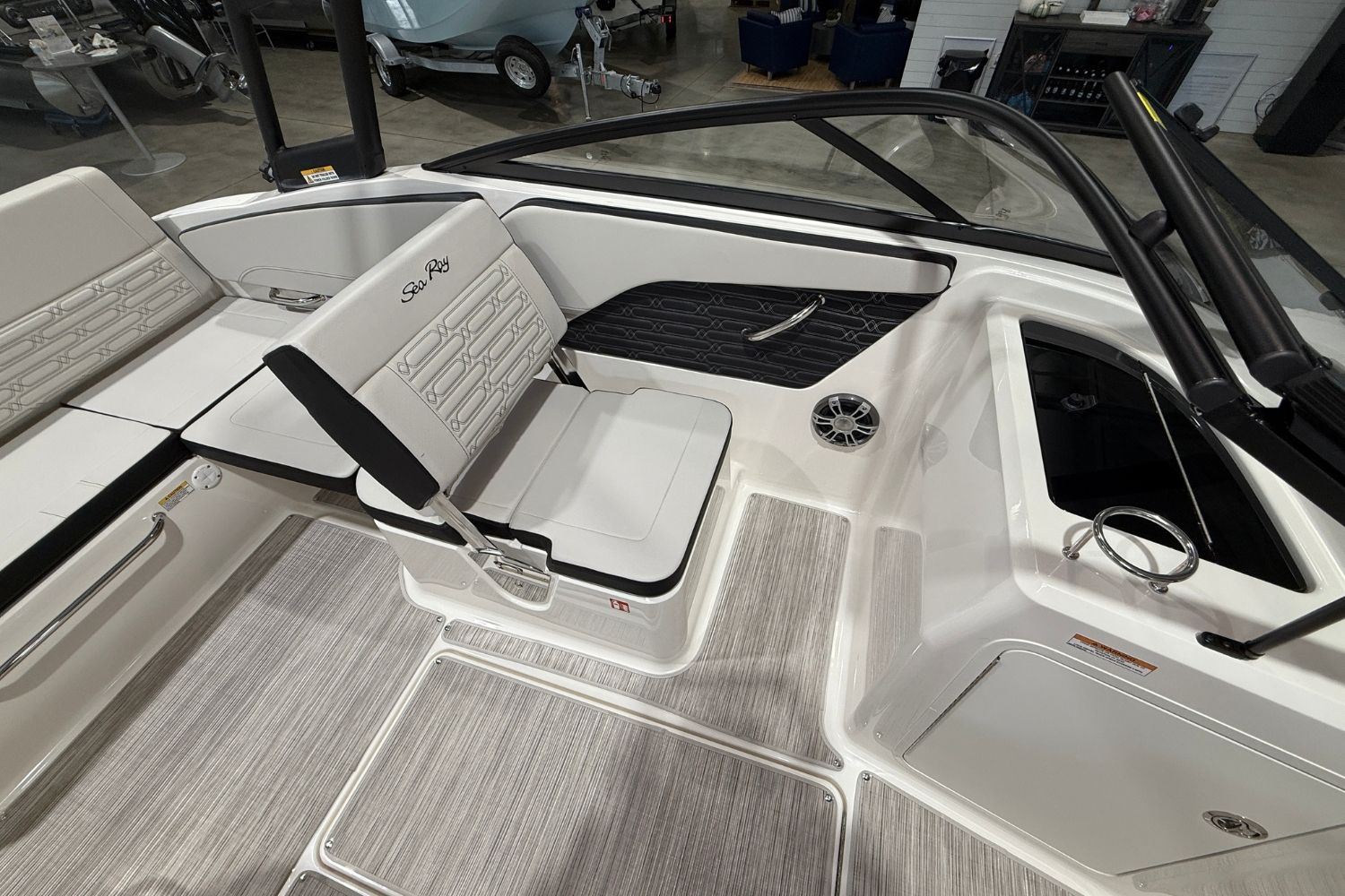 2025 Sea Ray SPX 210 Image Thumbnail #12