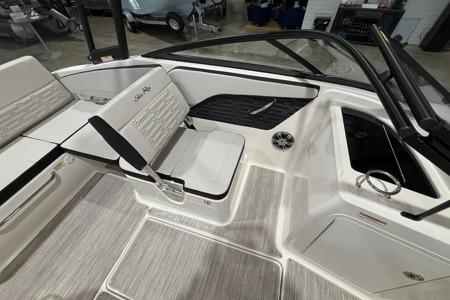 2025 Sea Ray SPX 210 Image Thumbnail #12