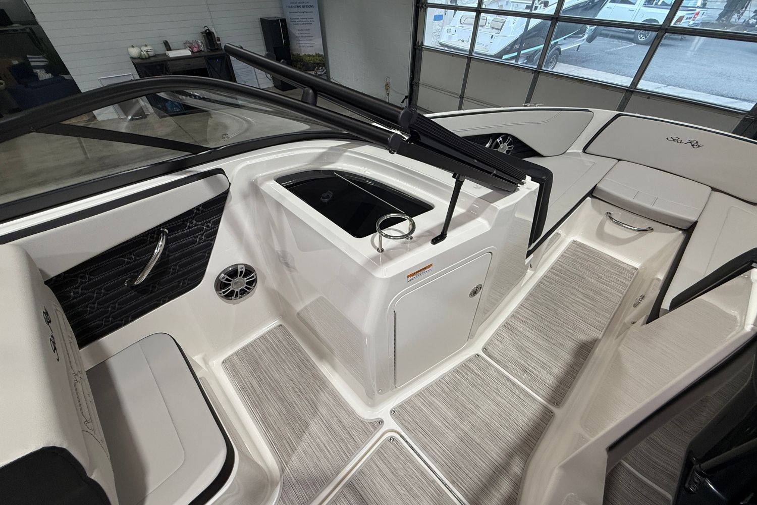 2025 Sea Ray SPX 210 Image Thumbnail #13