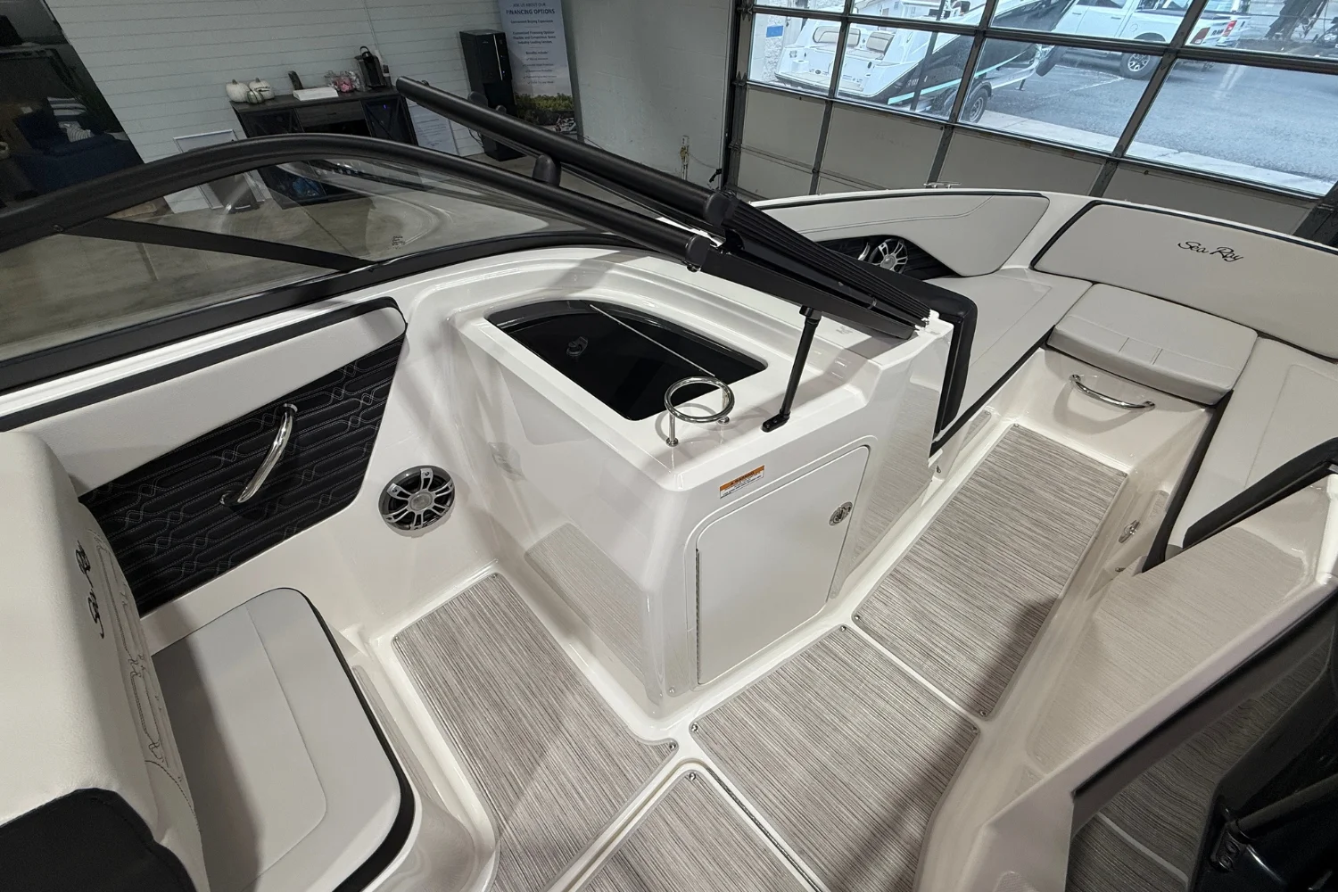 2025 Sea Ray SPX 210 Image Thumbnail #13