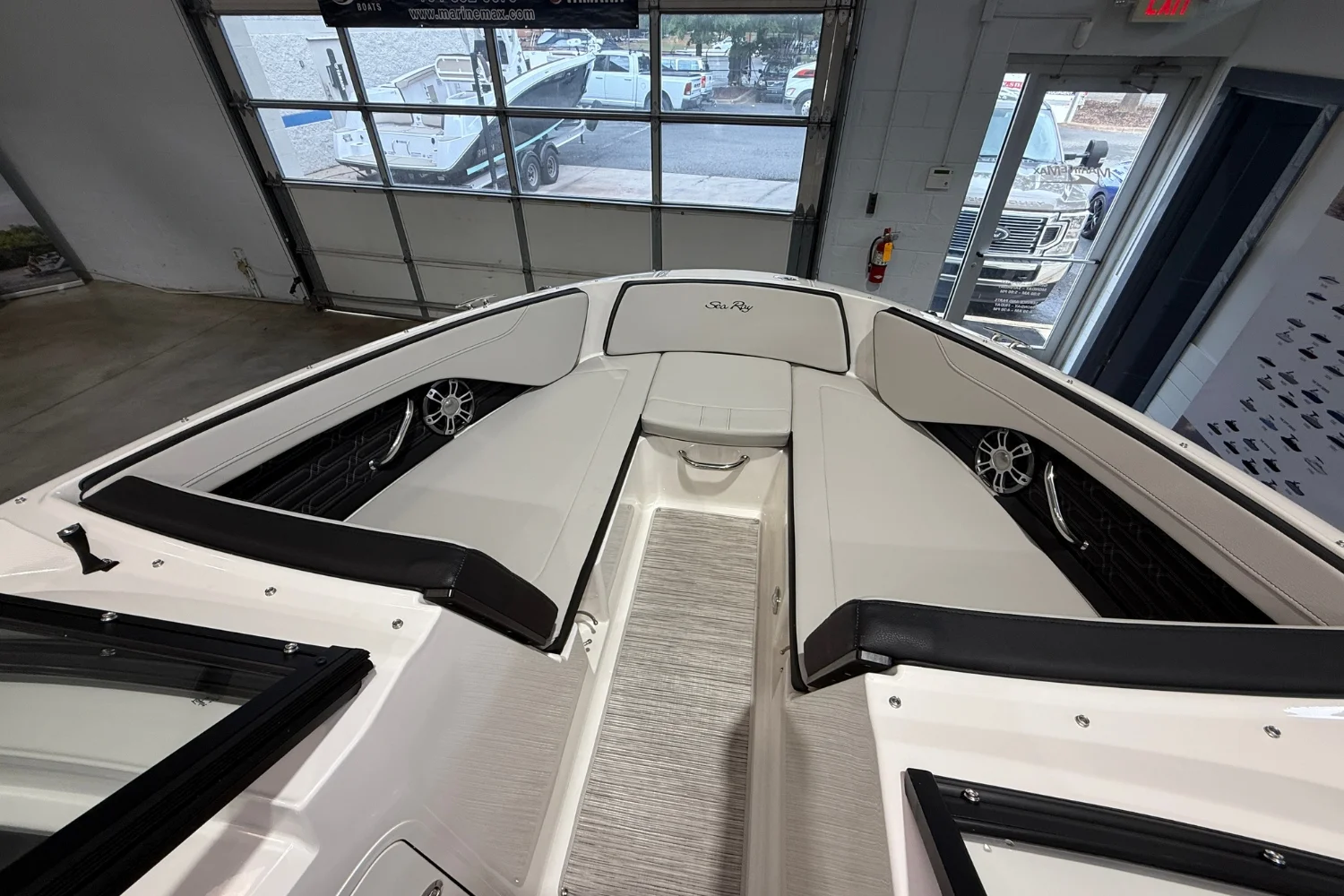 2025 Sea Ray SPX 210 Image Thumbnail #20