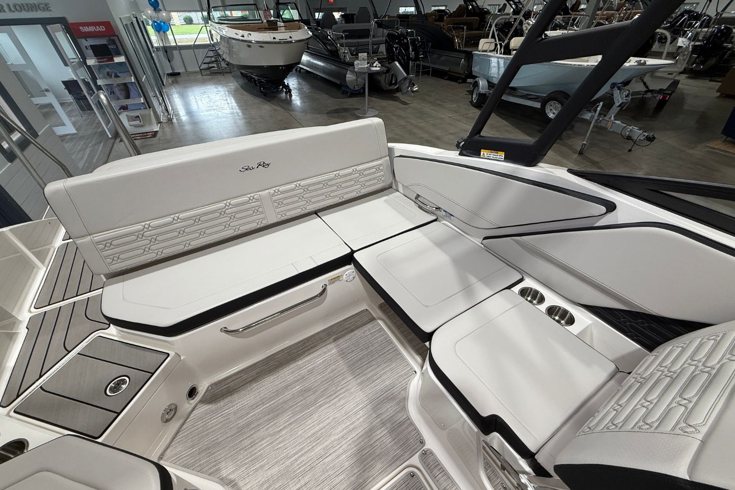 2025 Sea Ray SPX 210 Image Thumbnail #9