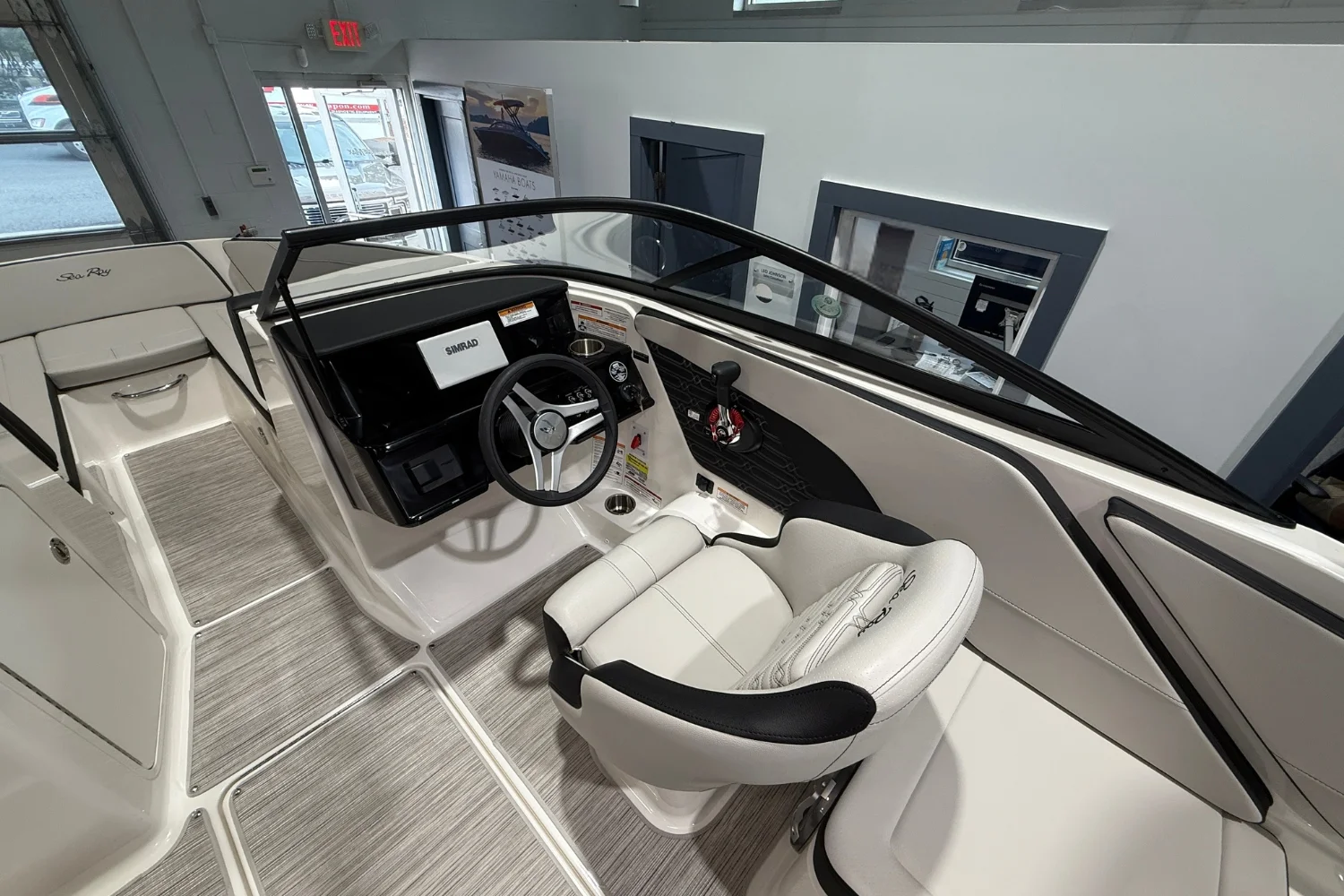 2025 Sea Ray SPX 210 Image Thumbnail #15