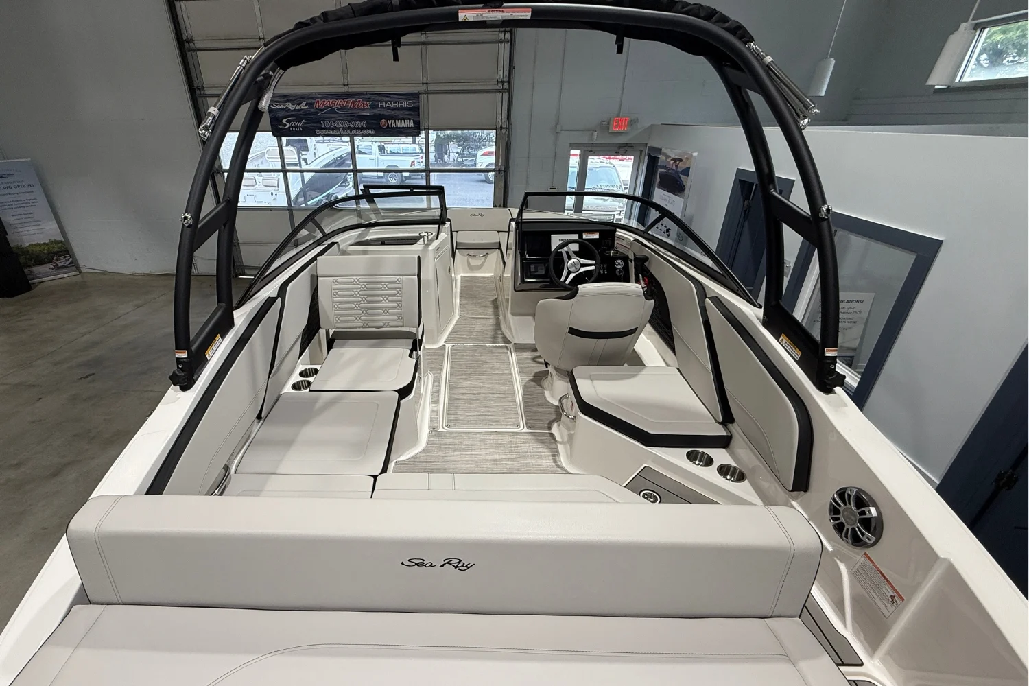 2025 Sea Ray SPX 210 Image Thumbnail #7