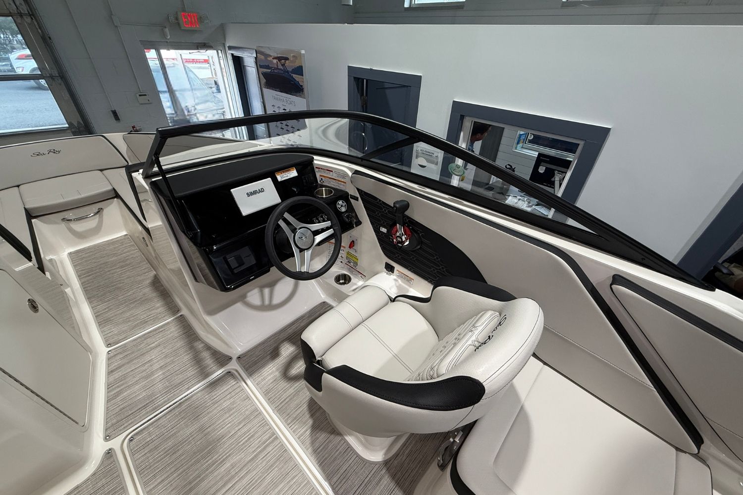 2025 Sea Ray SPX 210 Image Thumbnail #16