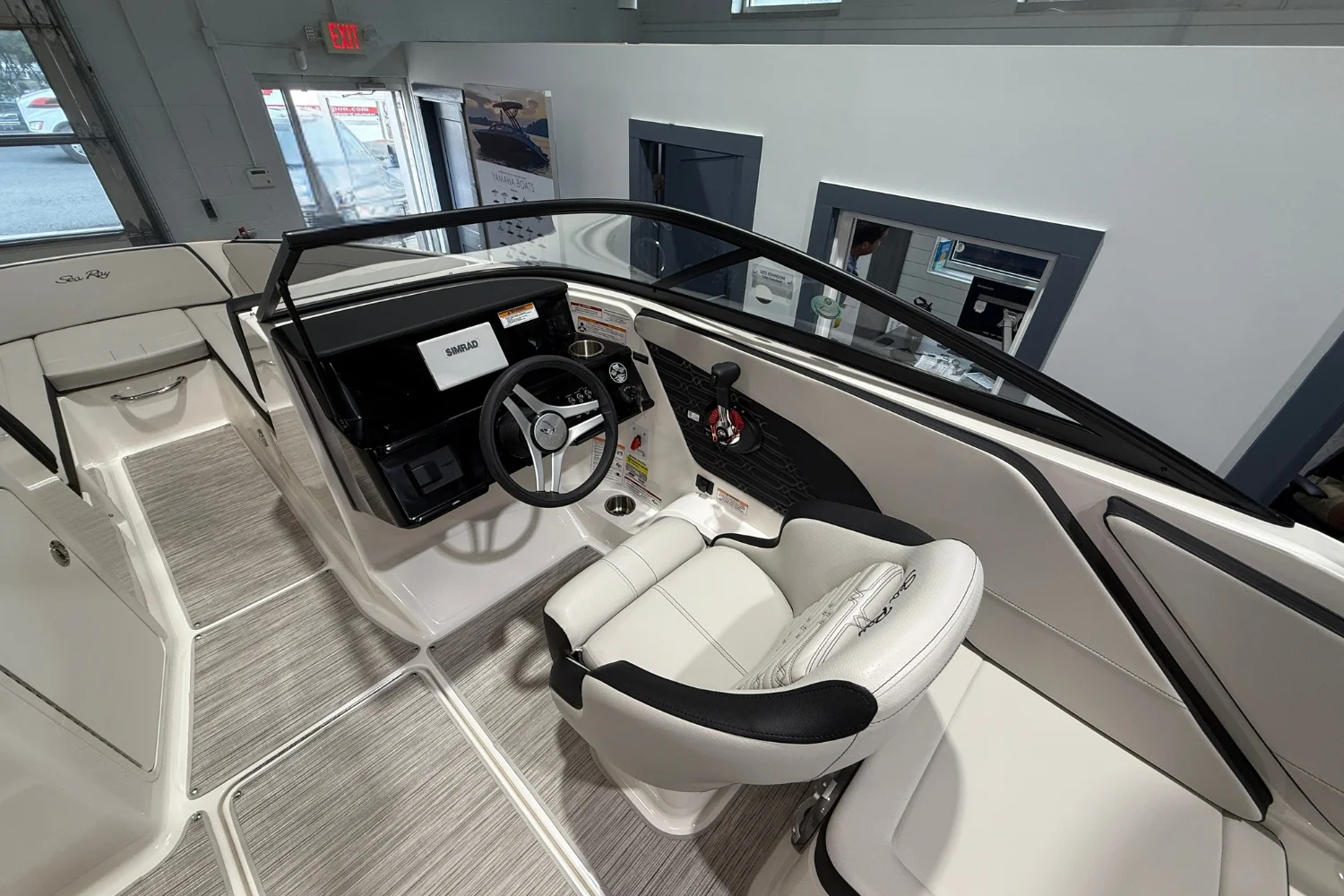 2025 Sea Ray SPX 210 Image Thumbnail #16