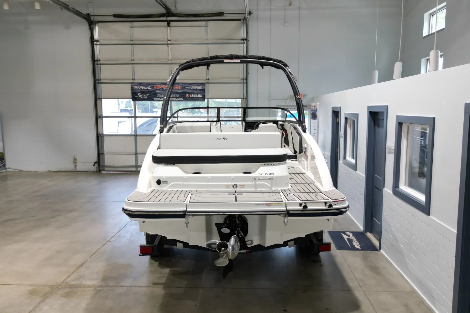 2025 Sea Ray SPX 210 Image Thumbnail #5