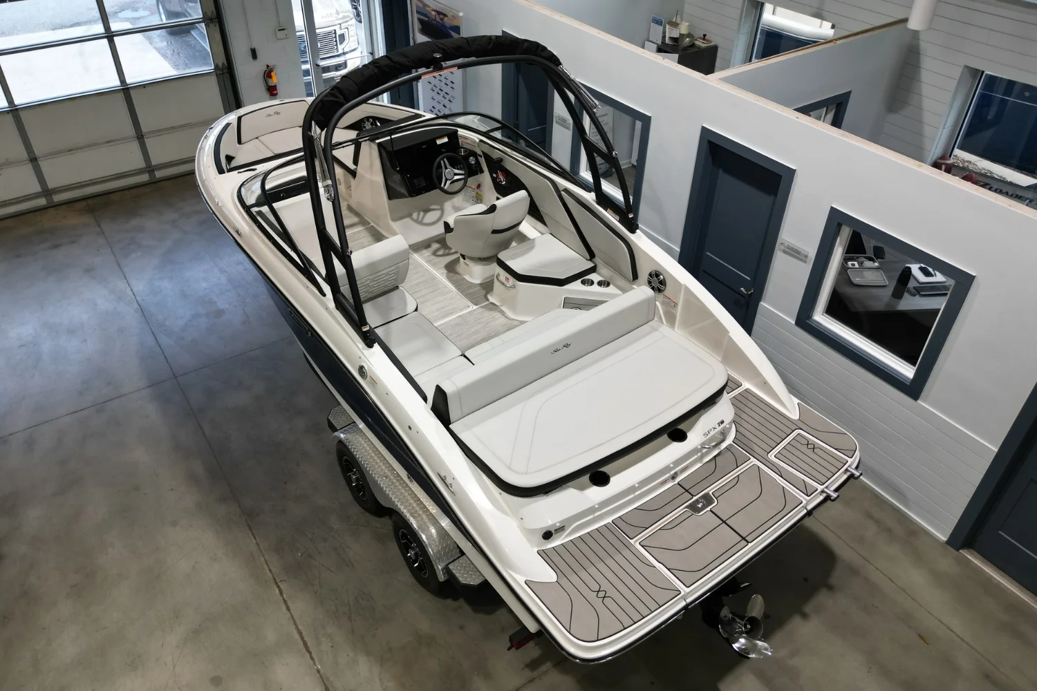 2025 Sea Ray SPX 210 Image Thumbnail #4