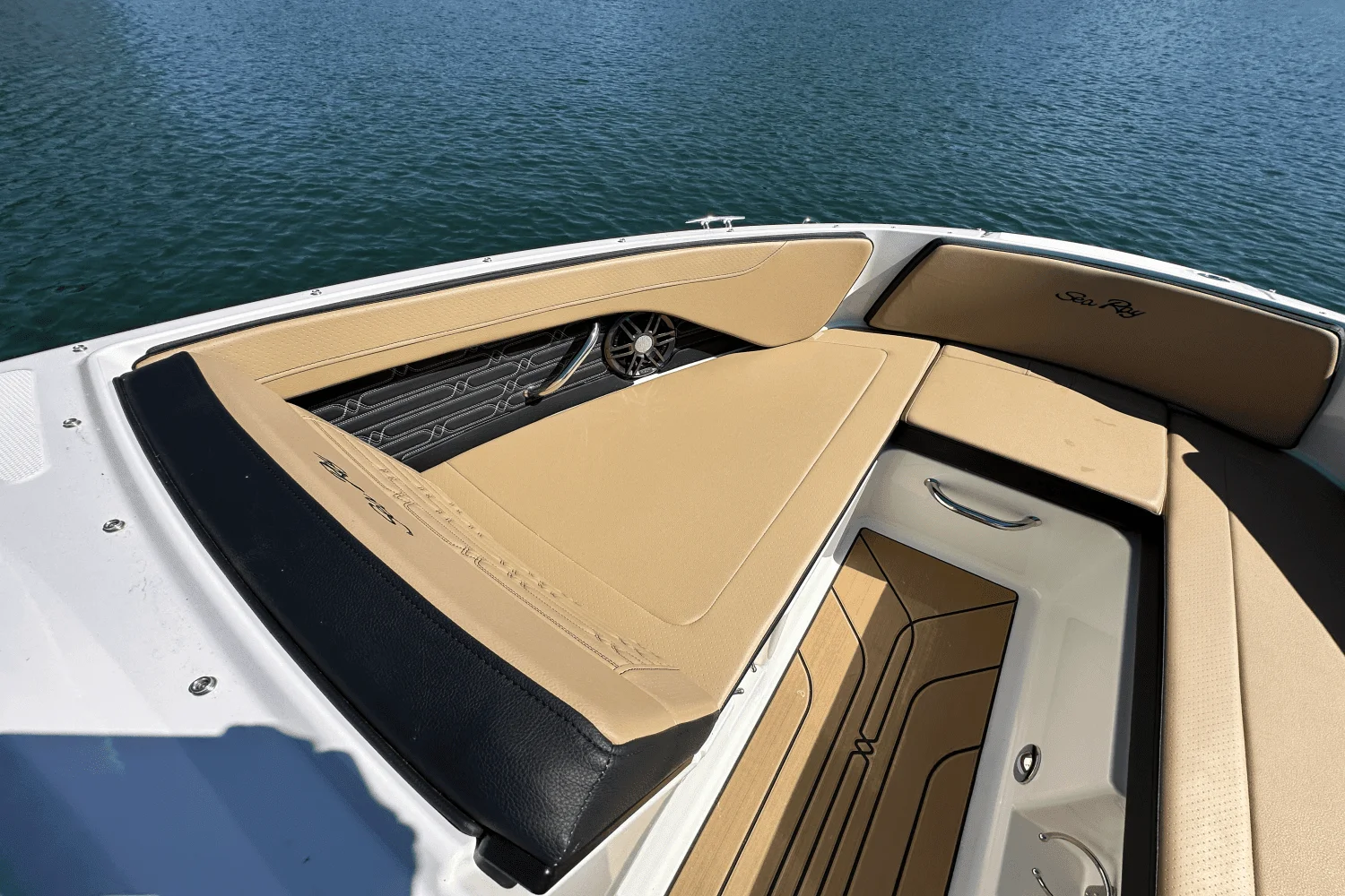 2025 Sea Ray SPX 210 Image Thumbnail #14