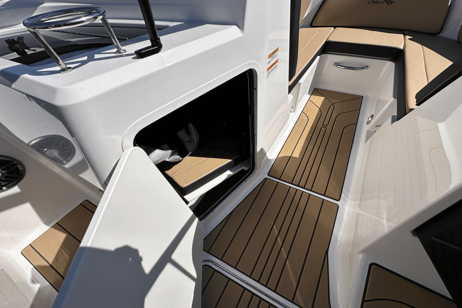 2025 Sea Ray SPX 210 Image Thumbnail #17