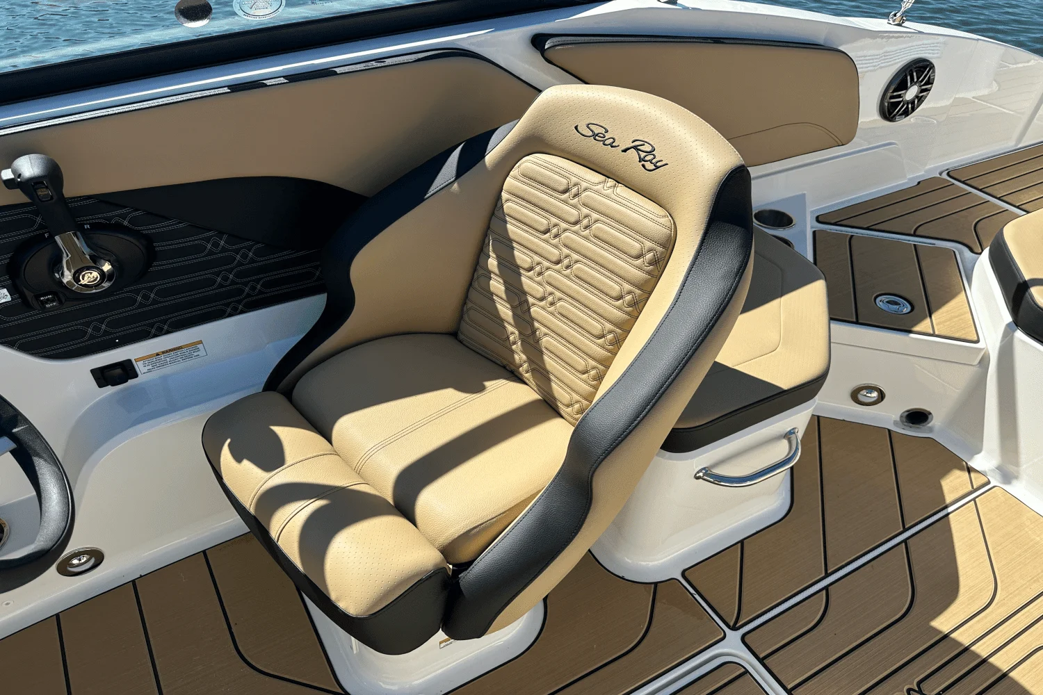 2025 Sea Ray SPX 210 Image Thumbnail #21