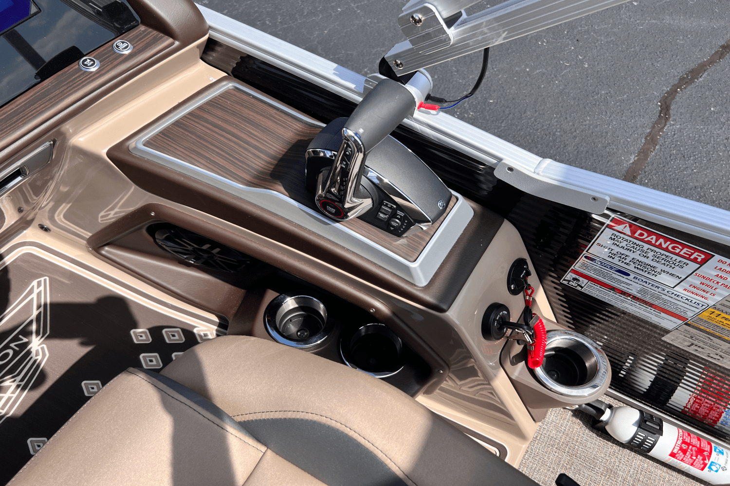 2025 Bennington 23R Image Thumbnail #17