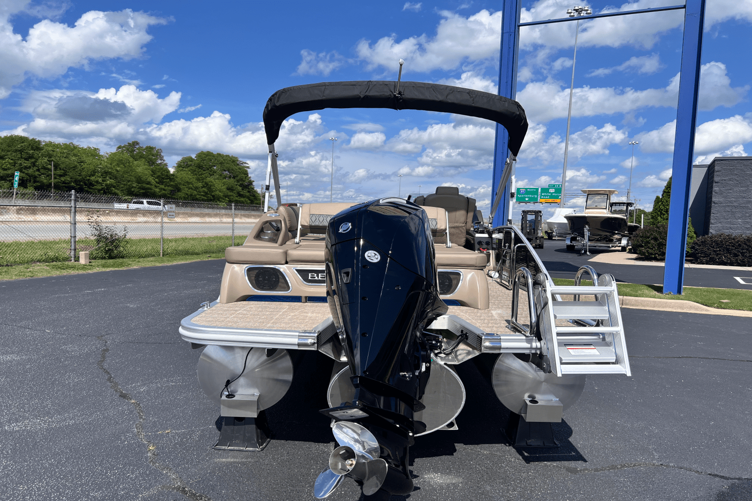 2025 Bennington 23R Image Thumbnail #5