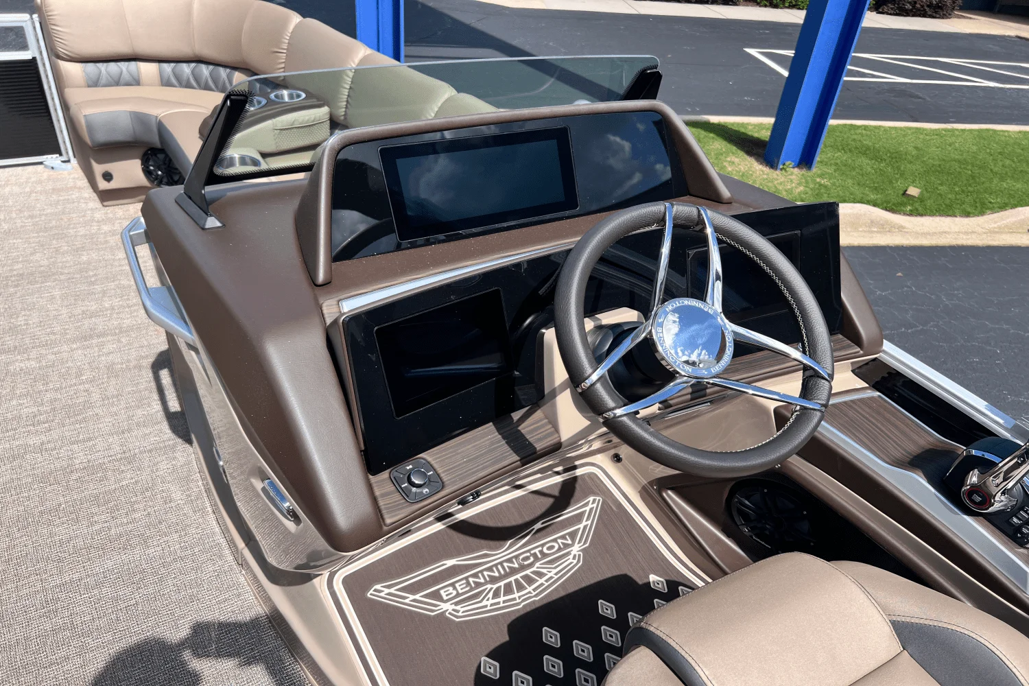 2025 Bennington 23R Image Thumbnail #16