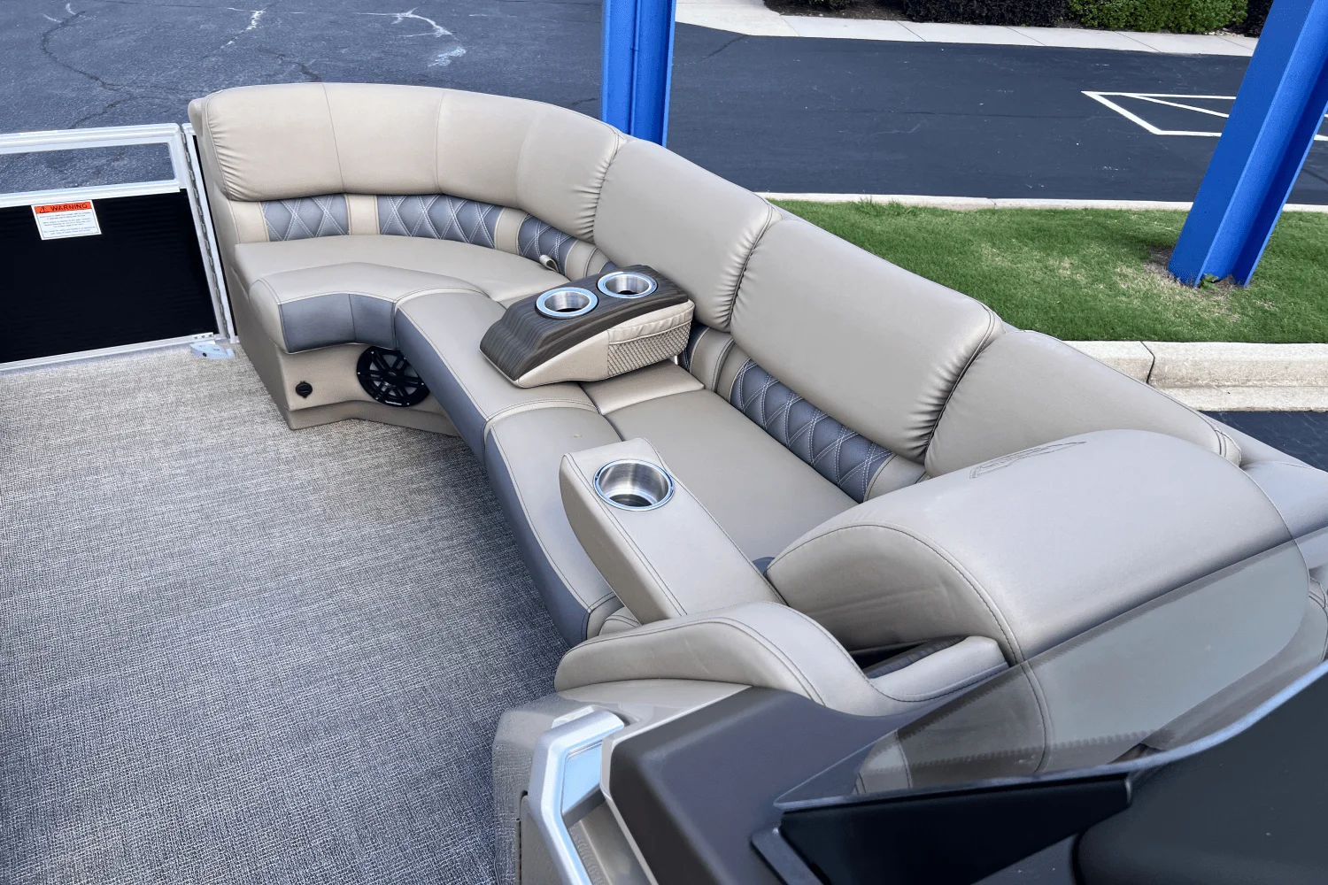 2025 Bennington 23R Image Thumbnail #11