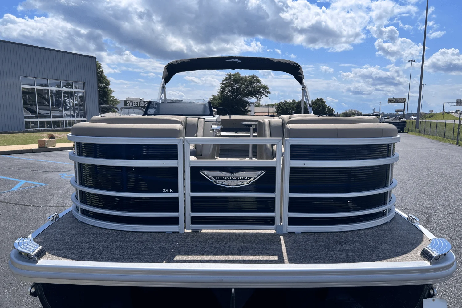 2025 Bennington 23R Image Thumbnail #2