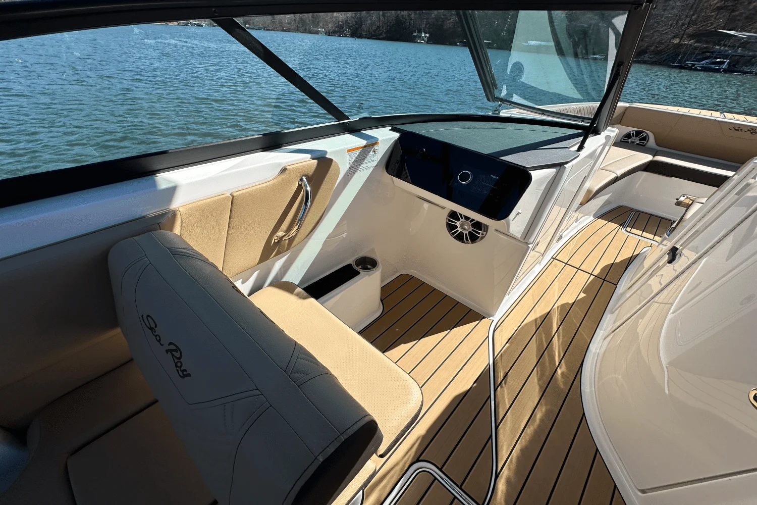 2025 Sea Ray SDX 270 Image Thumbnail #24