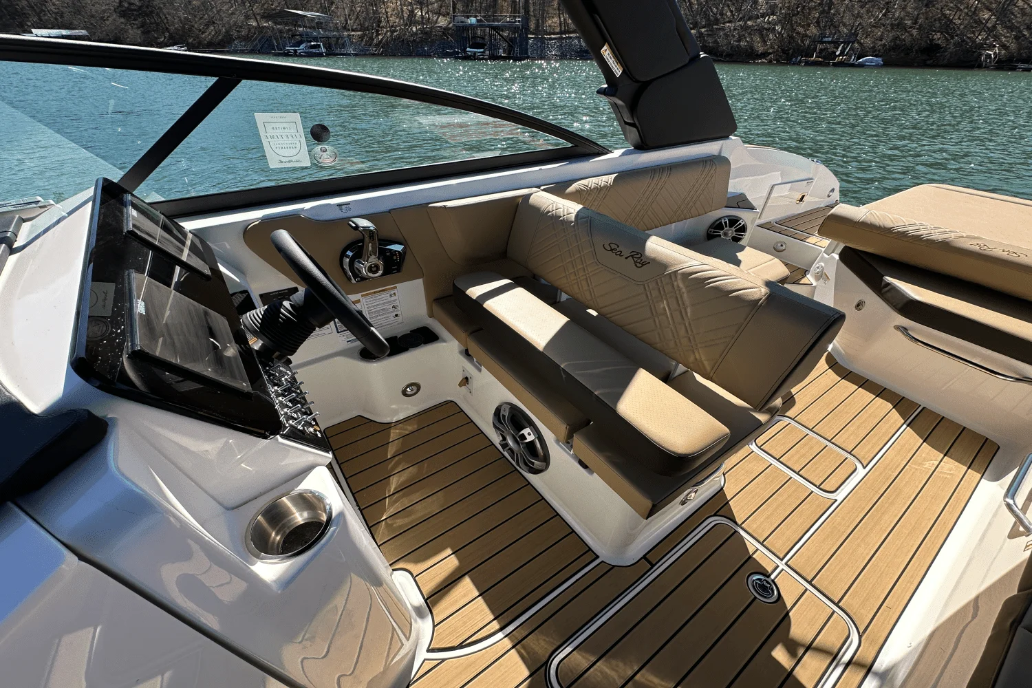 2025 Sea Ray SDX 270 Image Thumbnail #28