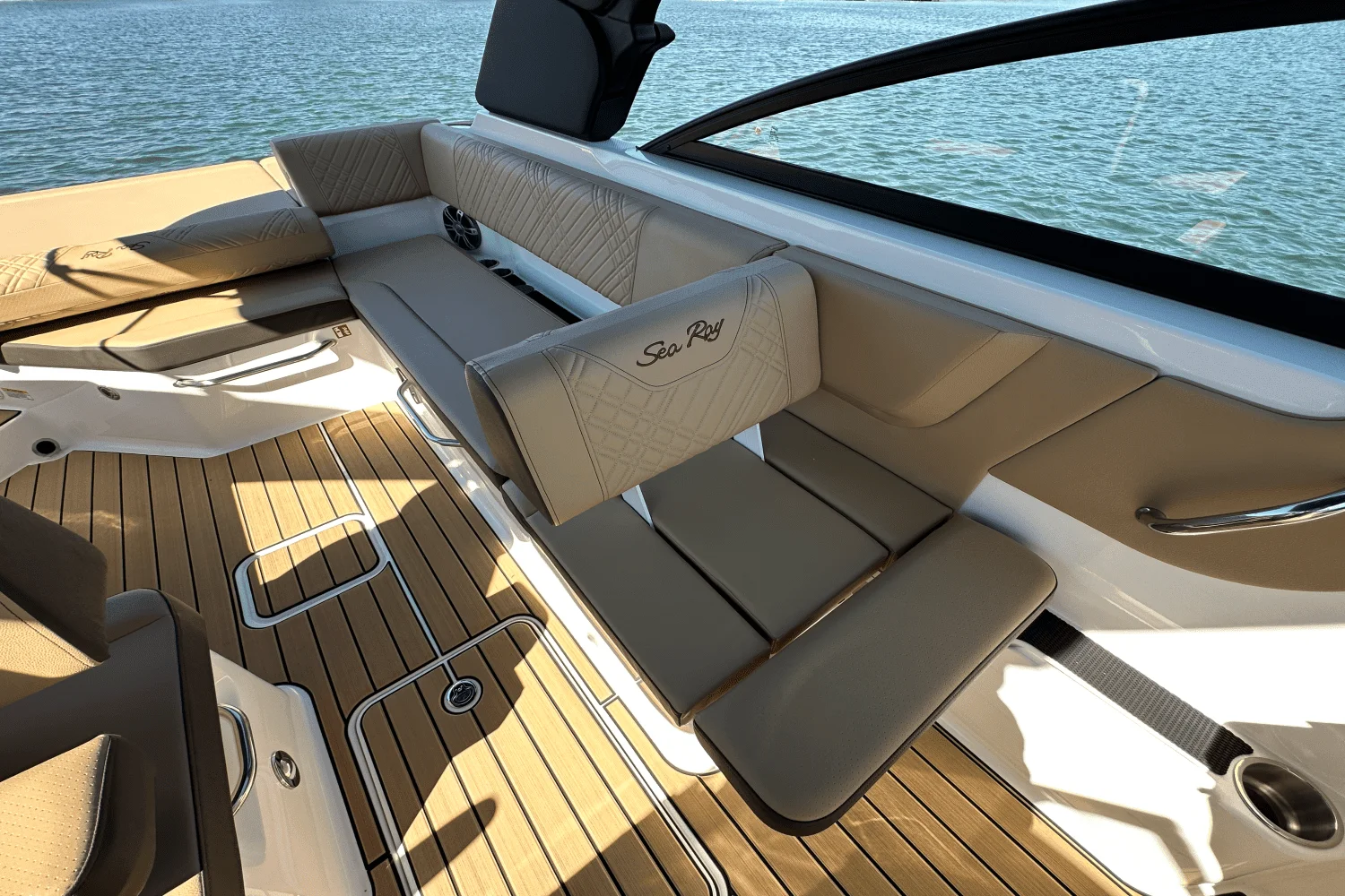 2025 Sea Ray SDX 270 Image Thumbnail #25