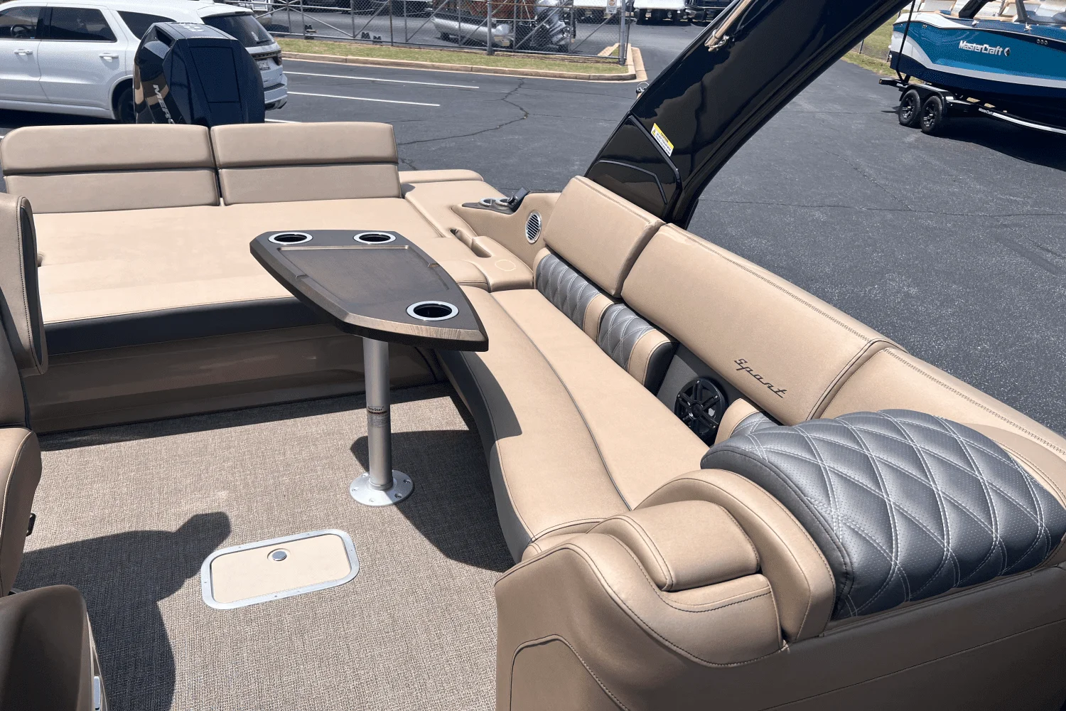 2025 Bennington 25QX Image Thumbnail #13