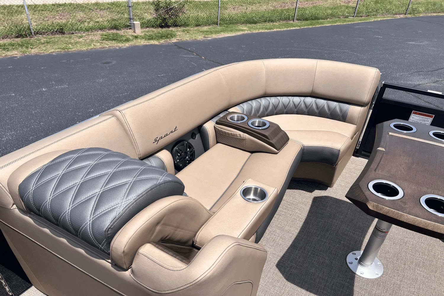 2025 Bennington 25QX Image Thumbnail #11