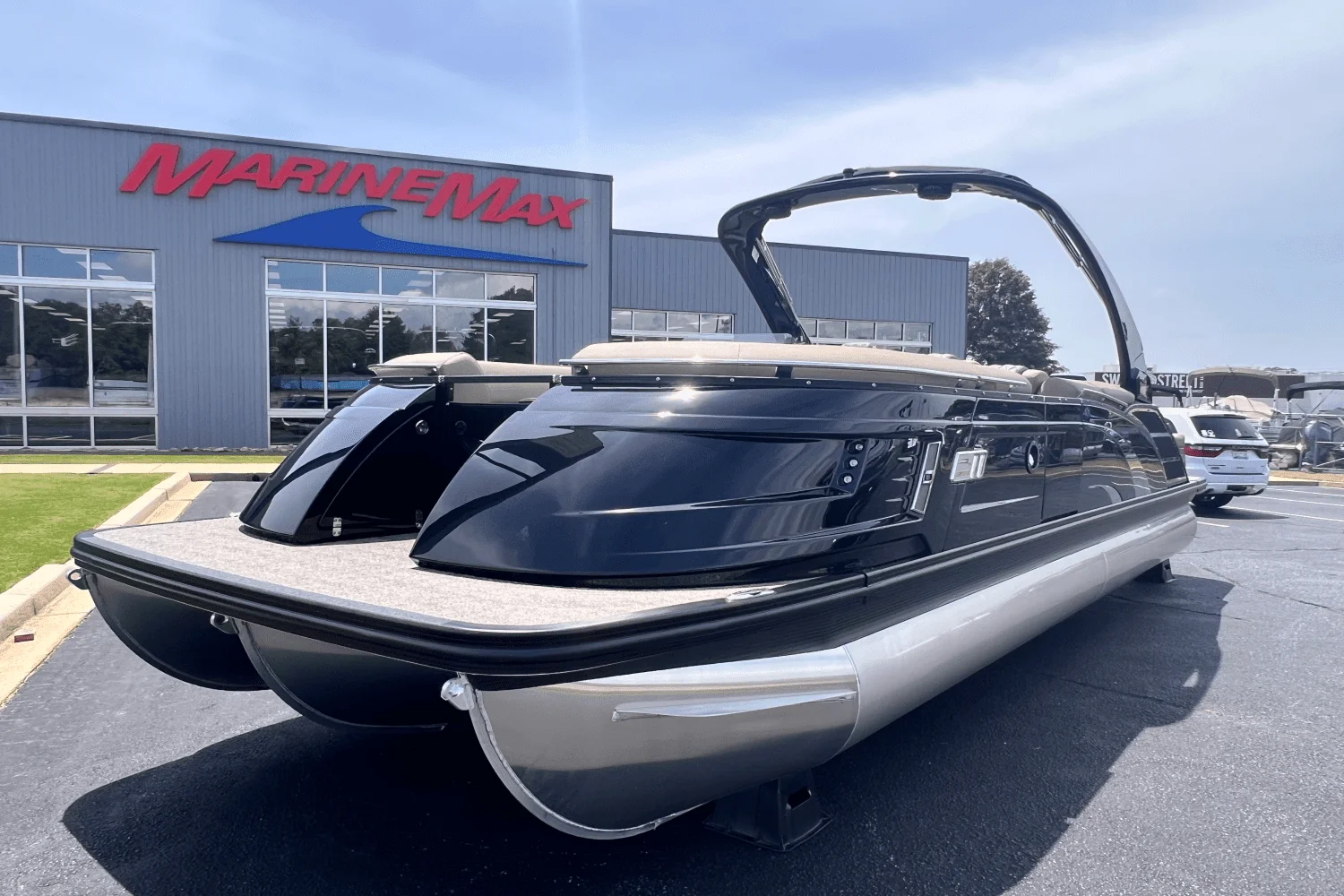 2025 Bennington 25QX Image Thumbnail #1