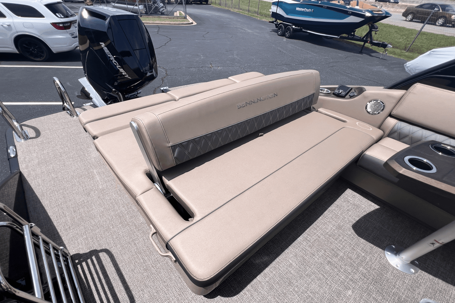 2025 Bennington 25QX Image Thumbnail #16