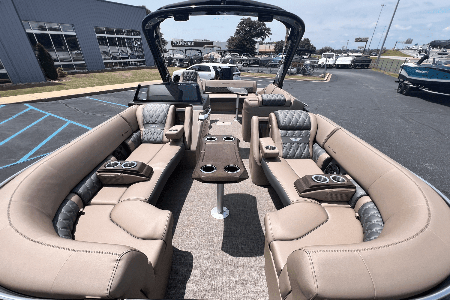 2025 Bennington 25QX Image Thumbnail #19