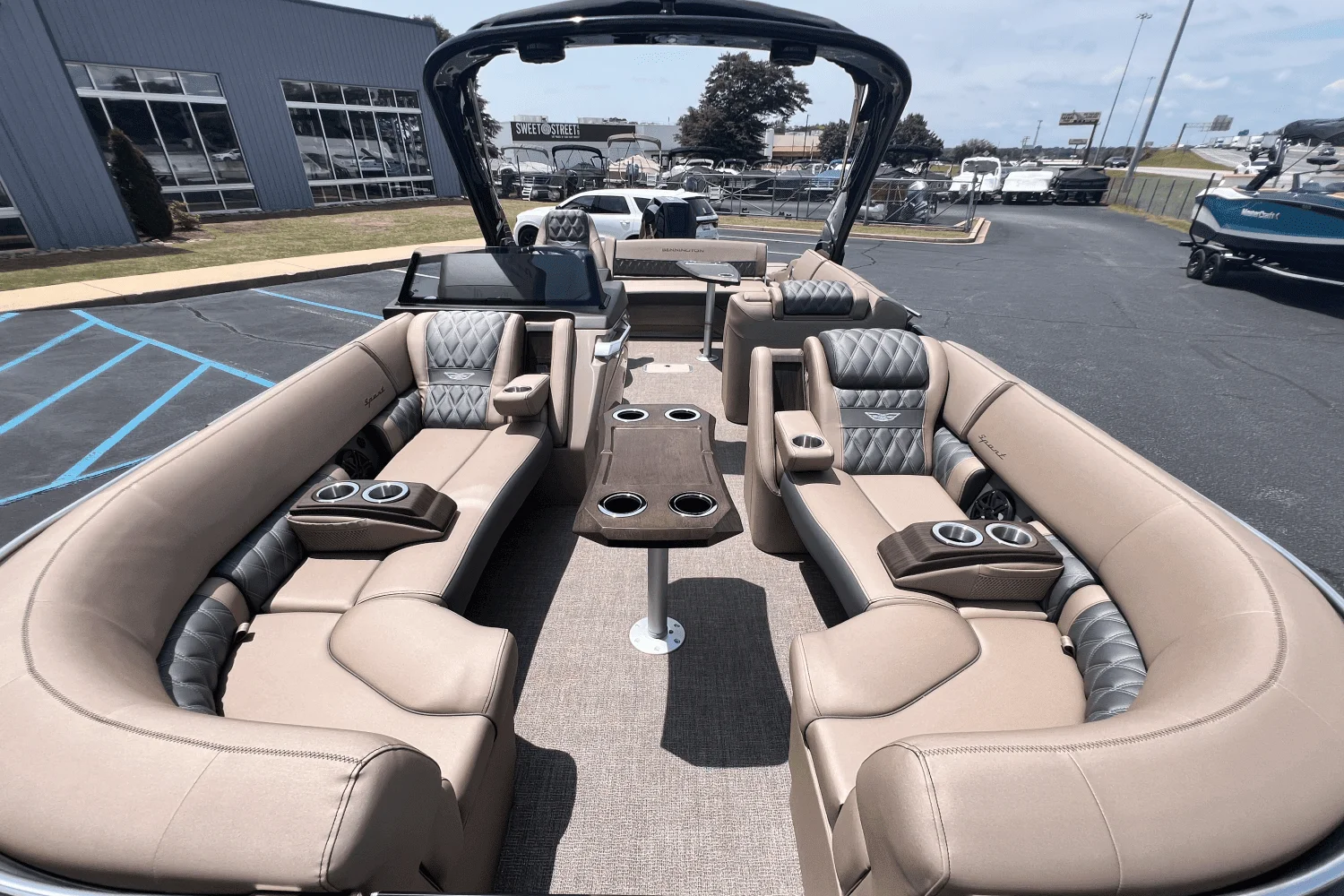 2025 Bennington 25QX Image Thumbnail #19