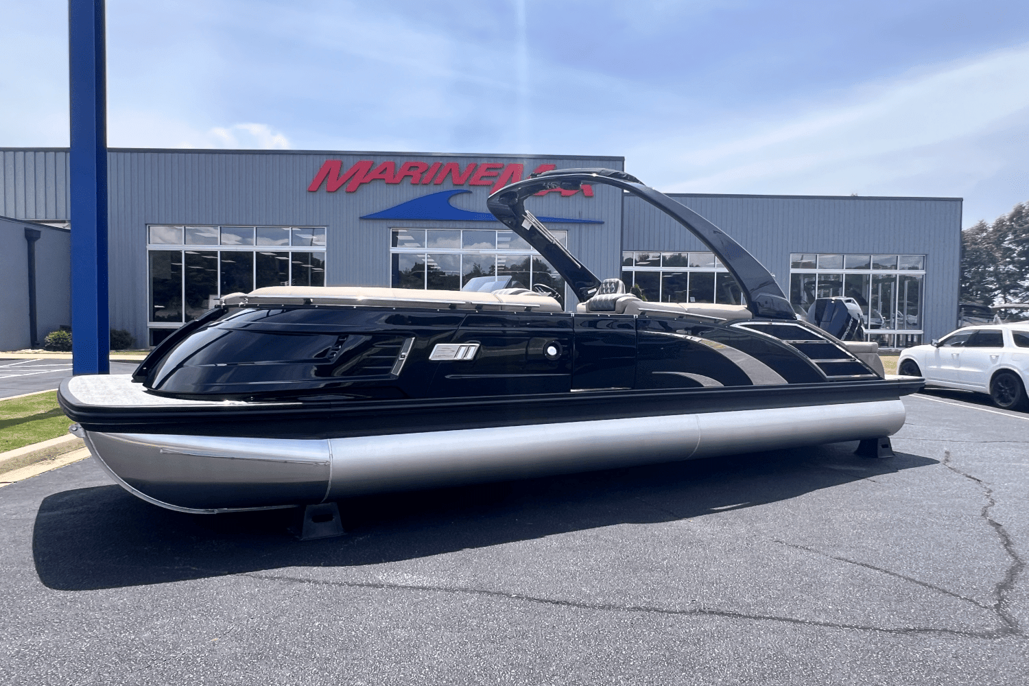 2025 Bennington 25QX Image Thumbnail #0