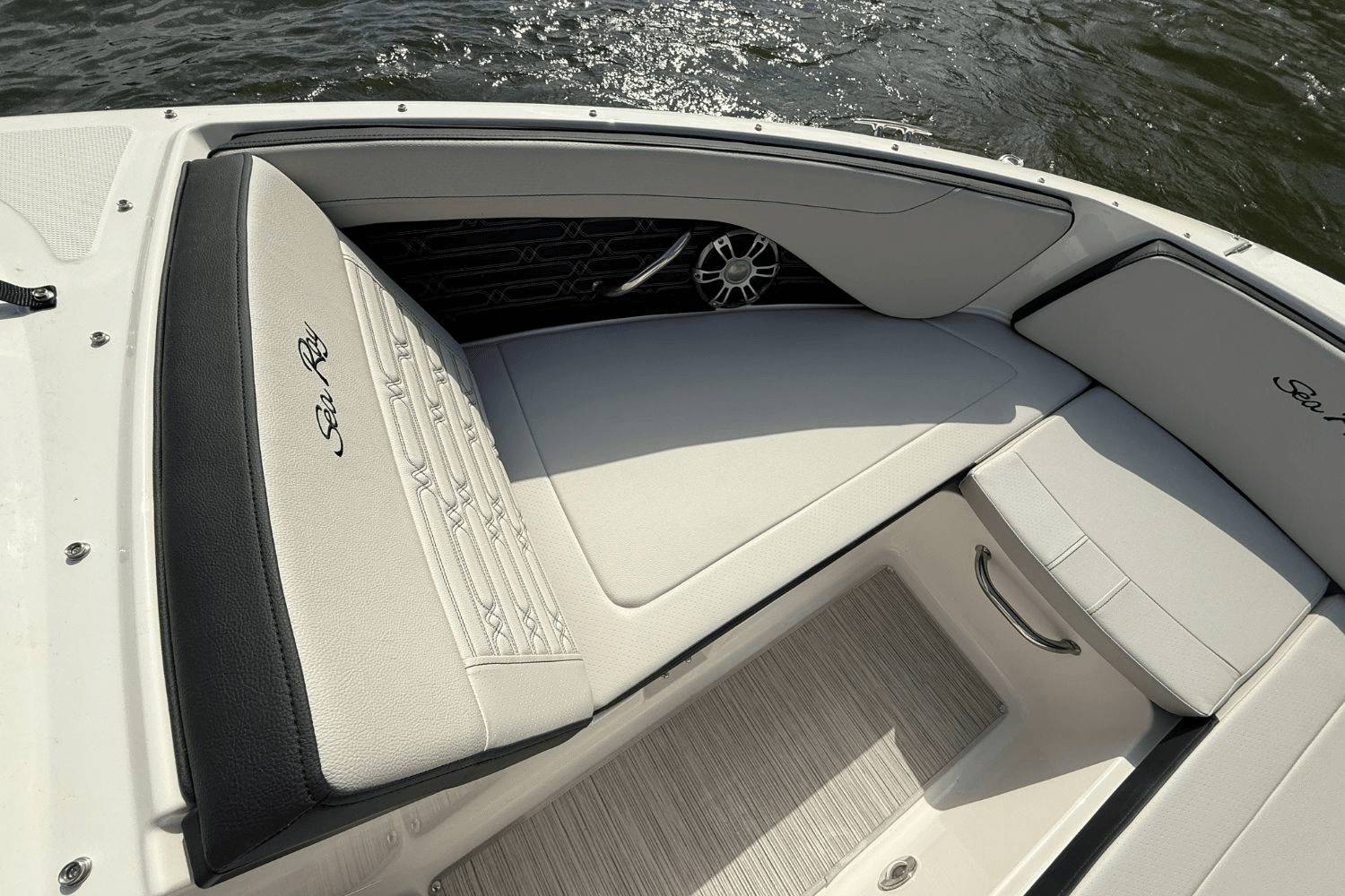 2025 Sea Ray SPX 210 Image Thumbnail #24