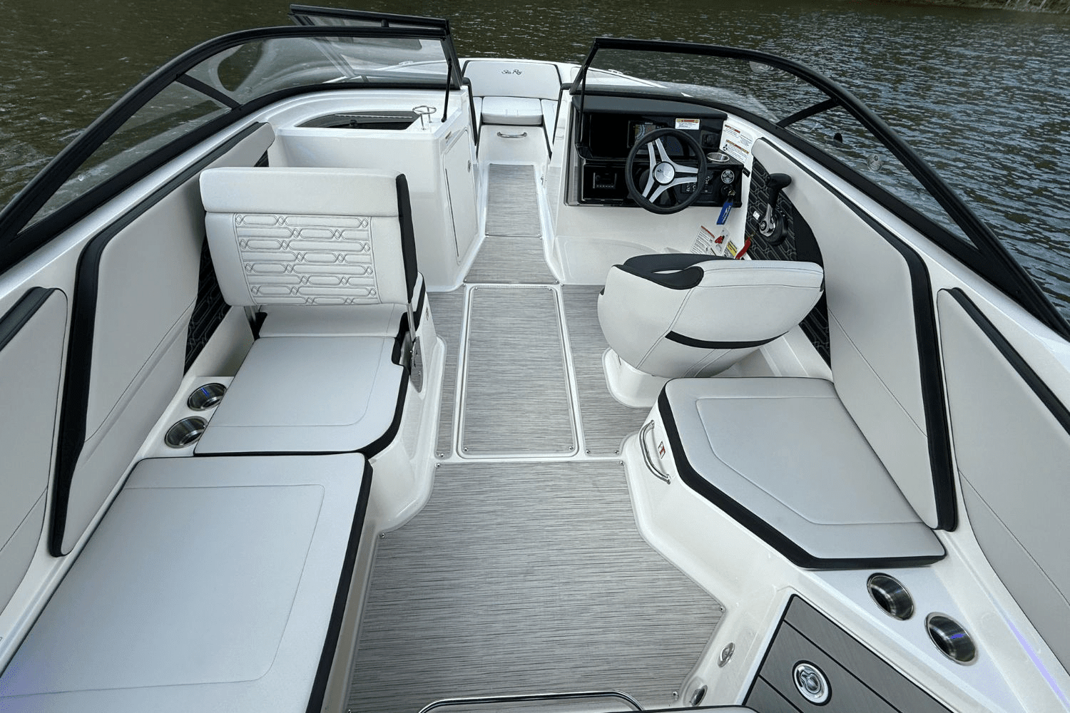 2025 Sea Ray SPX 210 Image Thumbnail #13