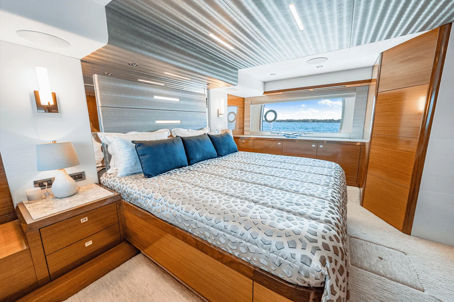2018 Ocean Alexander
                                                             70E Image Thumbnail #94