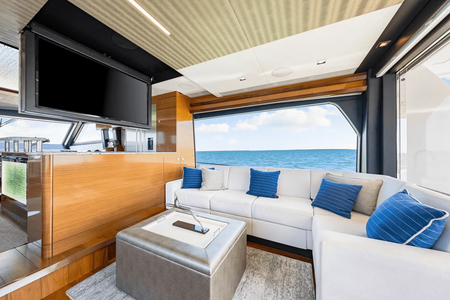 2018 Ocean Alexander
                                                             70E Image Thumbnail #75