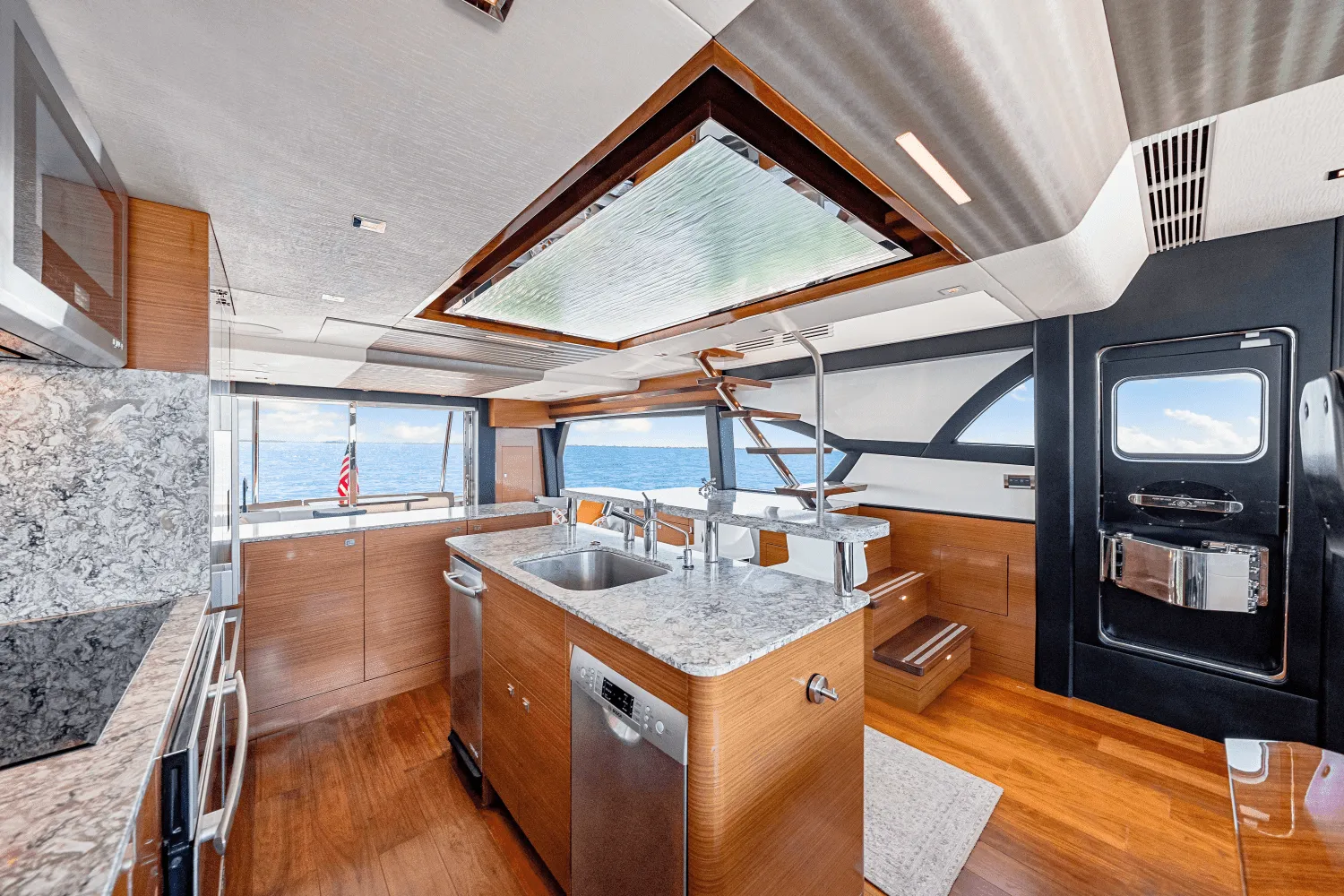 2018 Ocean Alexander
                                                             70E Image Thumbnail #83