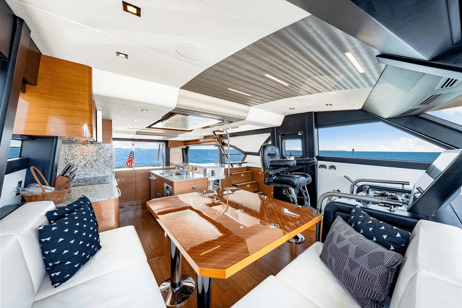 2018 Ocean Alexander
                                                             70E Image Thumbnail #86