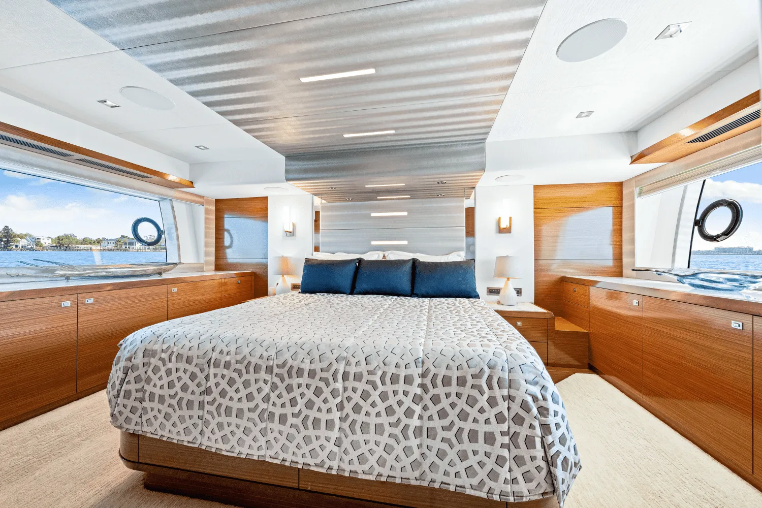 2018 Ocean Alexander
                                                             70E Image Thumbnail #93