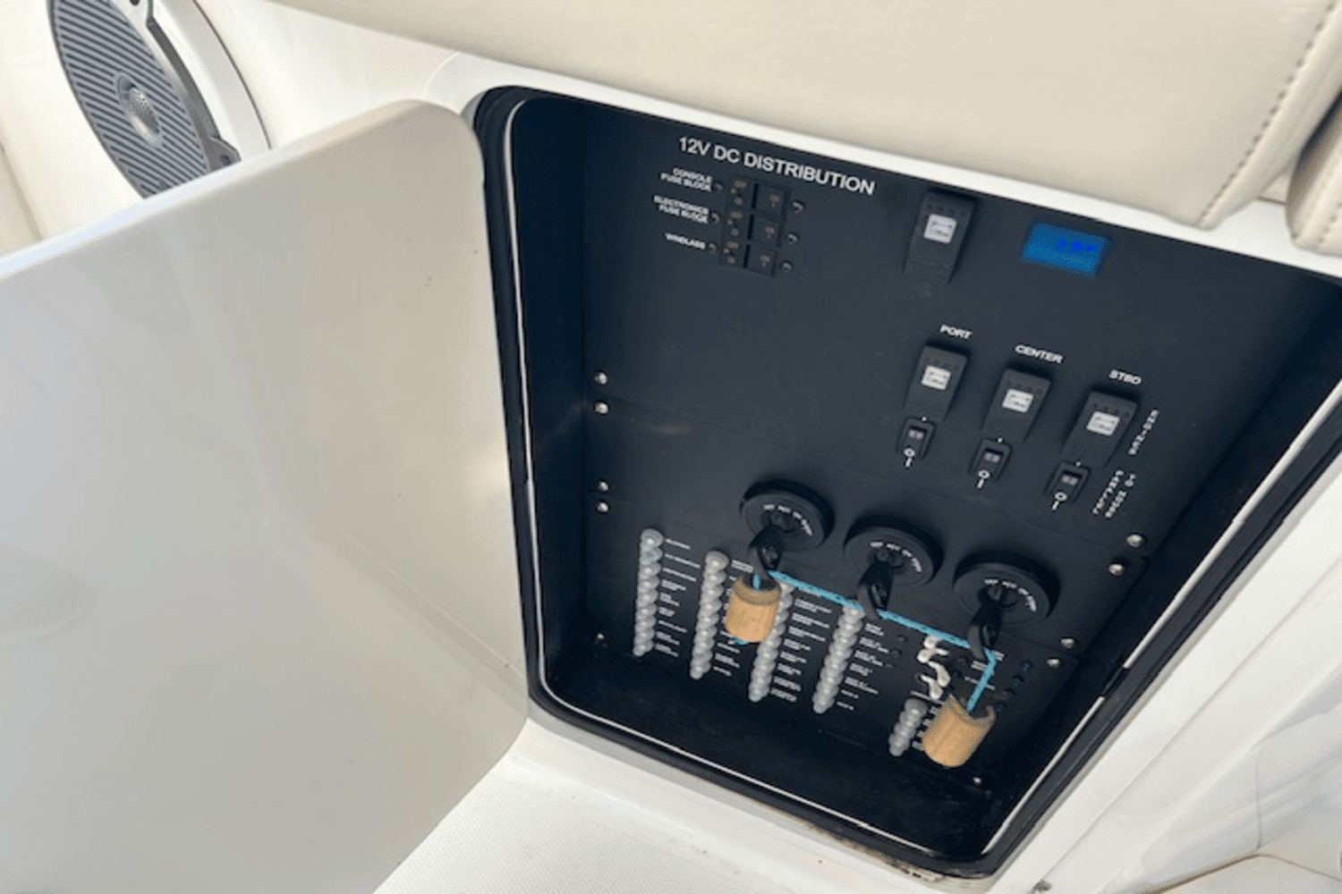 2018 Boston Whaler 380 OUTRAGE Image Thumbnail #6