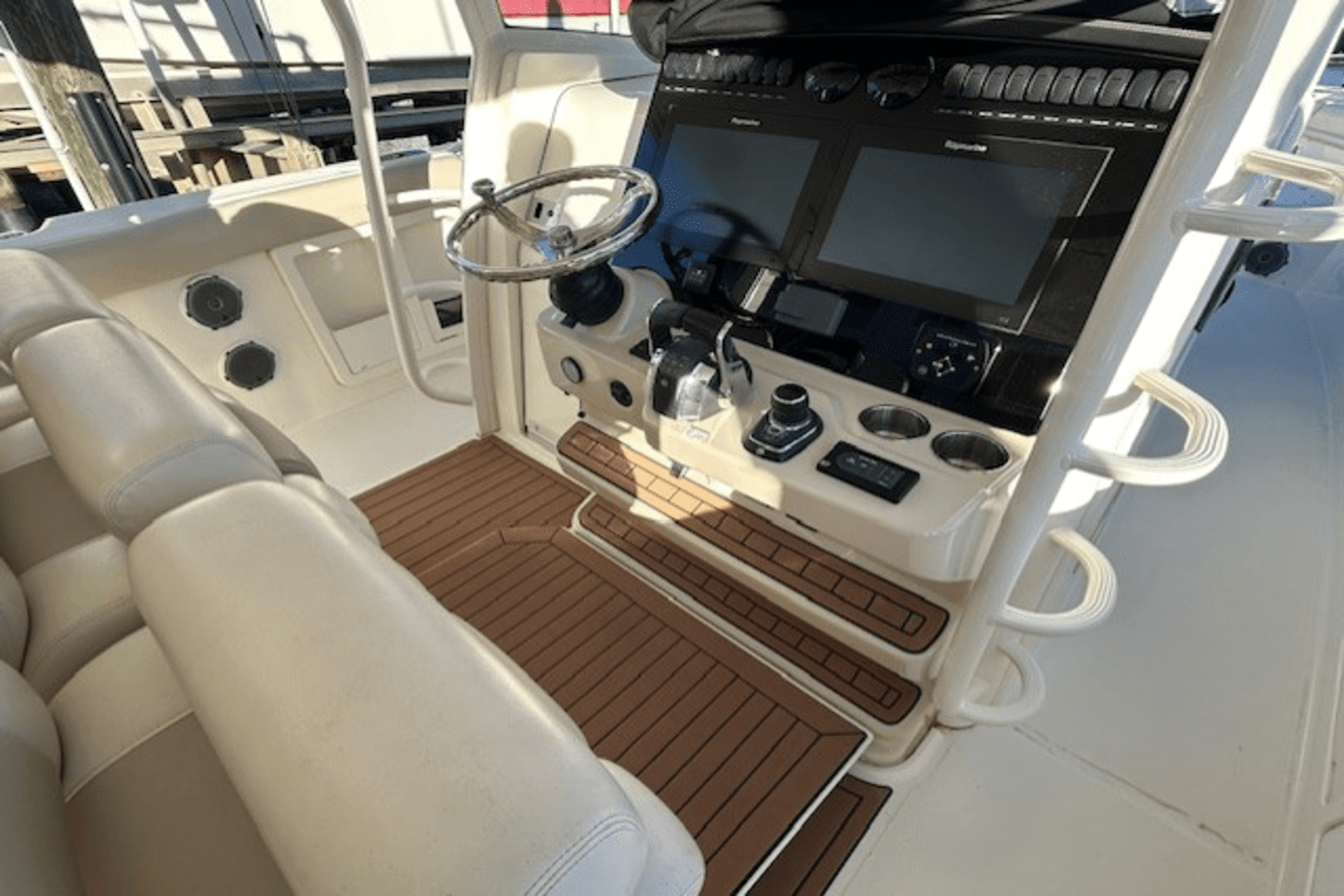 2018 Boston Whaler 380 OUTRAGE Image Thumbnail #8