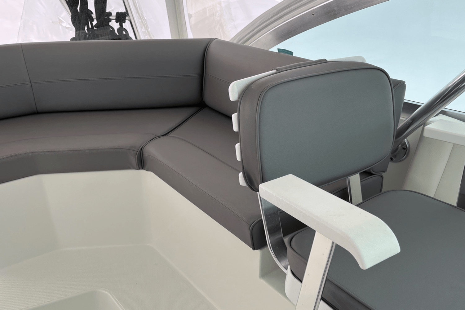 2011 Rampage 41 EXPRESS Image Thumbnail #16